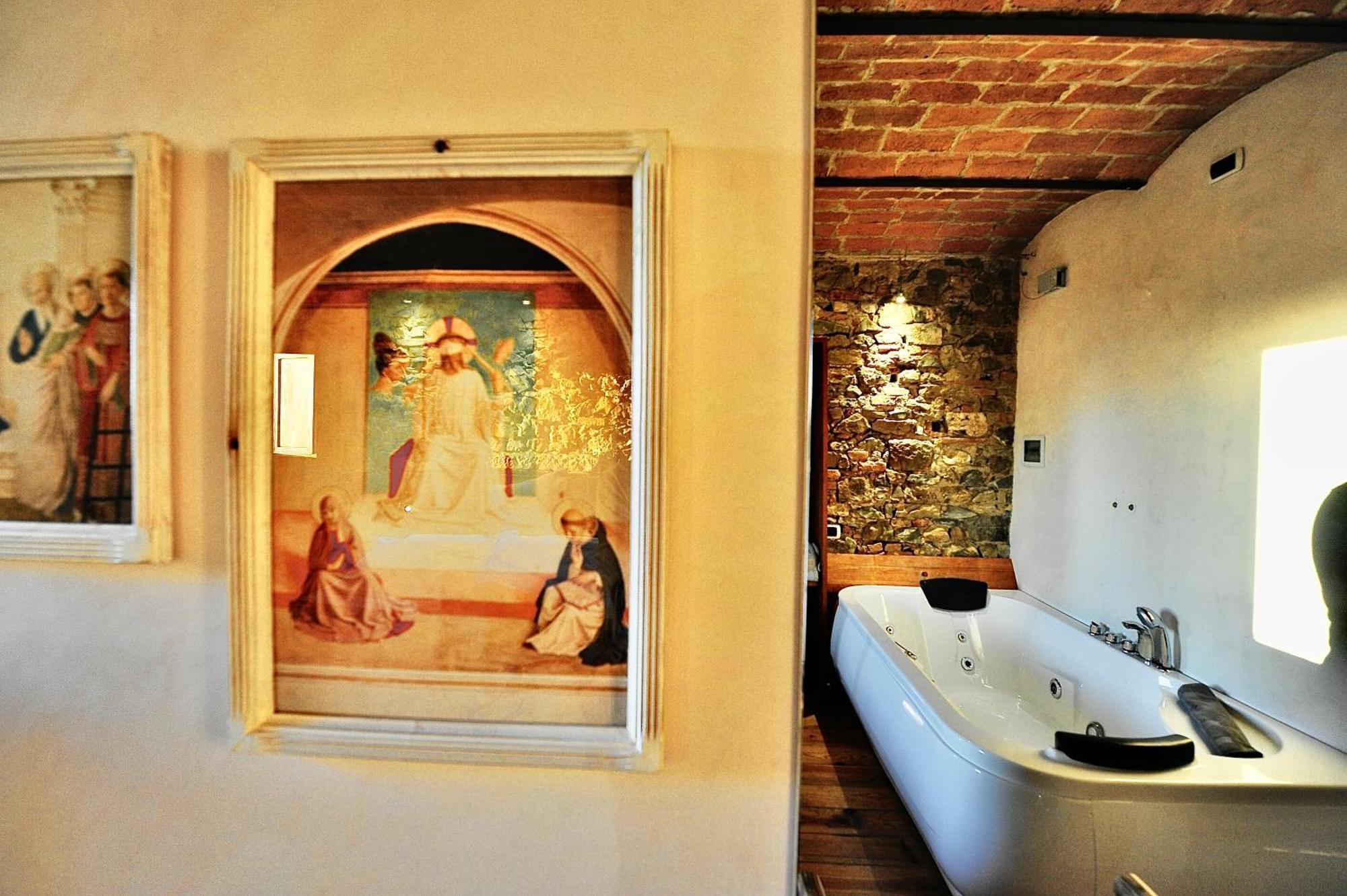 King Room Spa Bath