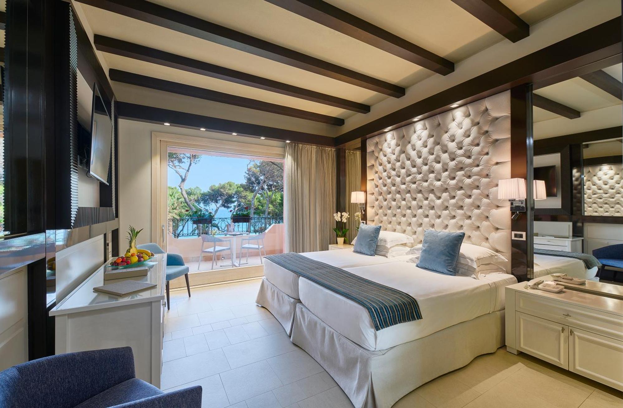 Executive Family Room