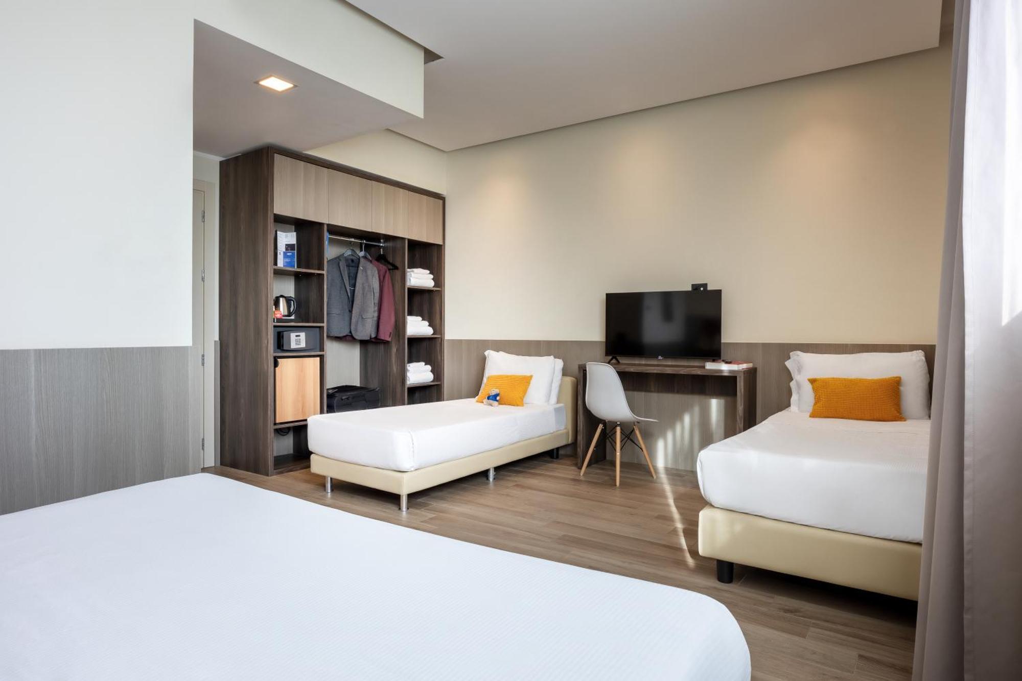 Deluxe Quadruple Room