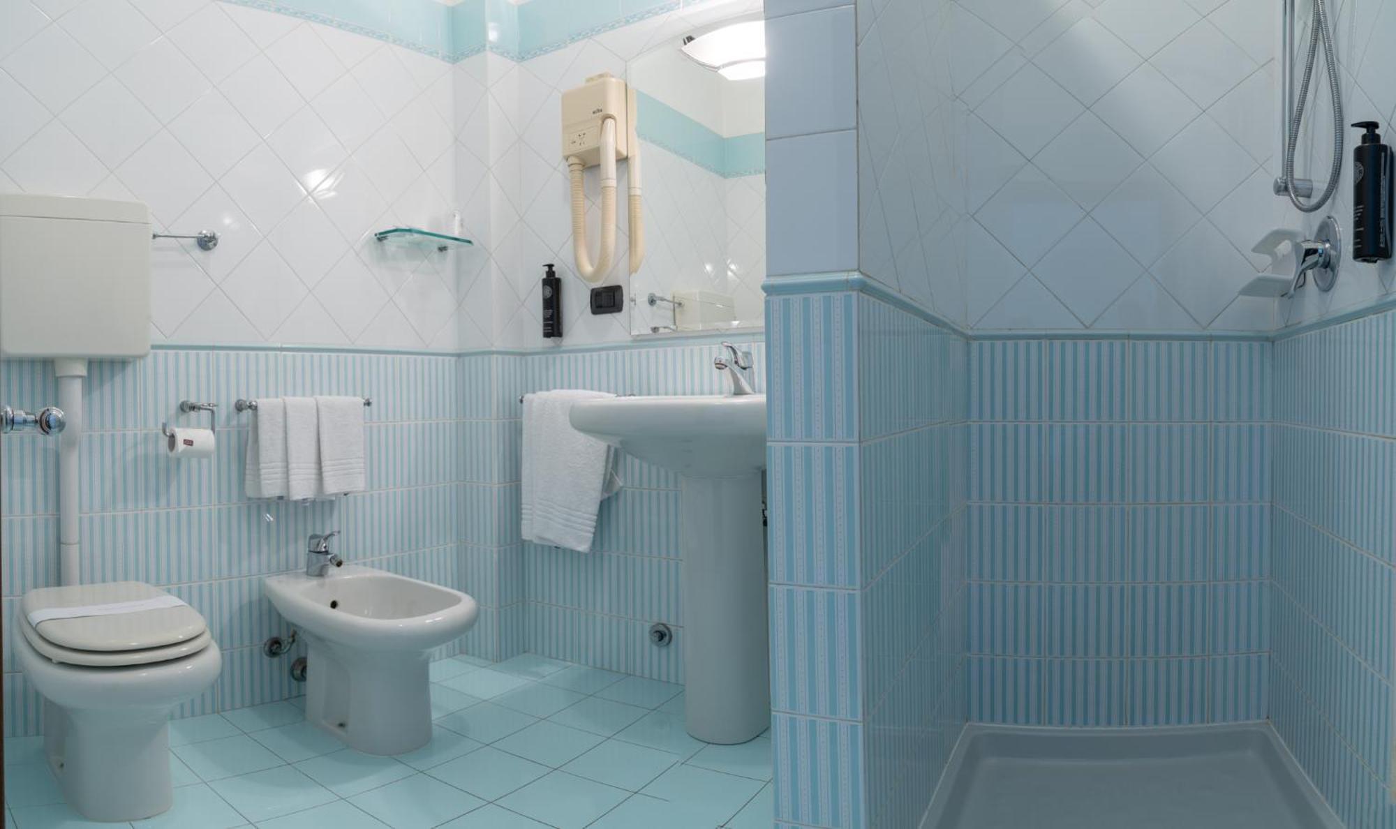 Triple Room,1691982159:JPEG