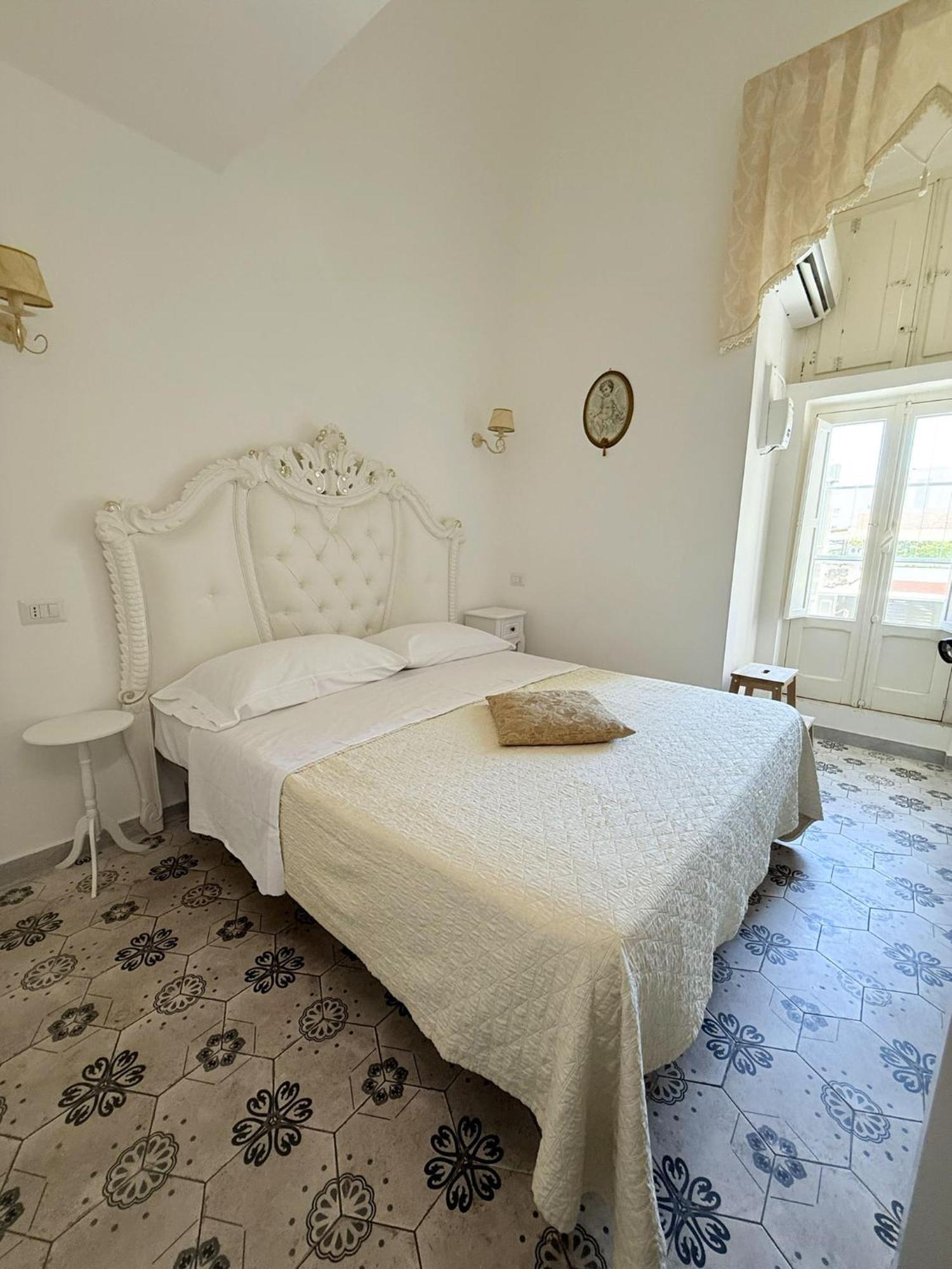 Small Double Room,1692058386:JPEG