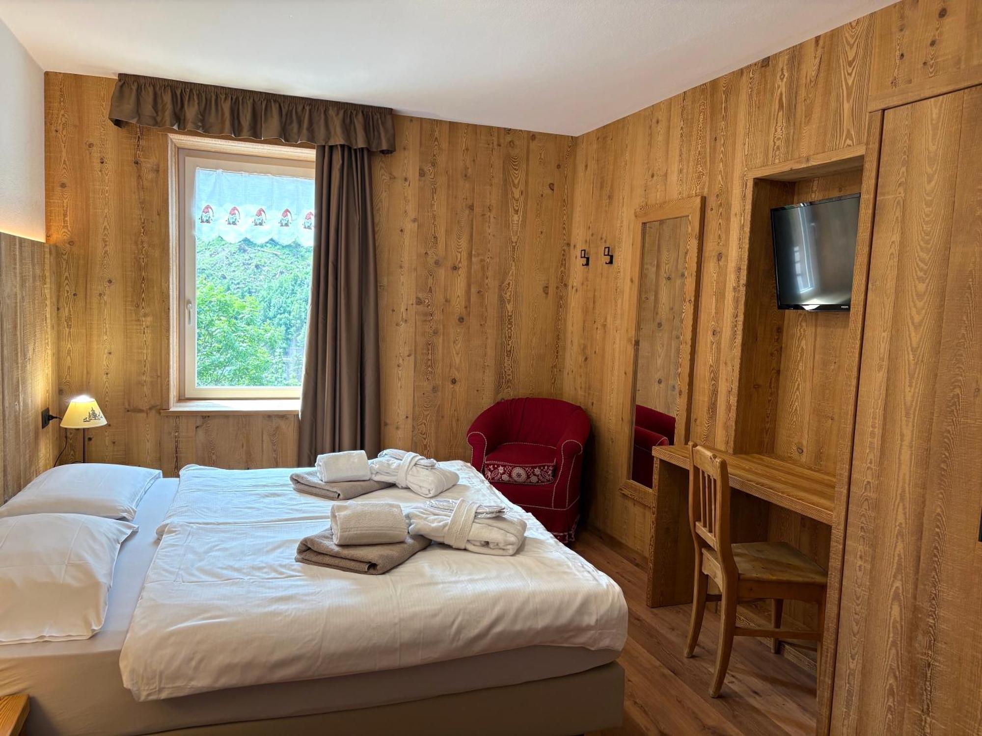 Deluxe Double or Twin Room,1694541619:JPEG