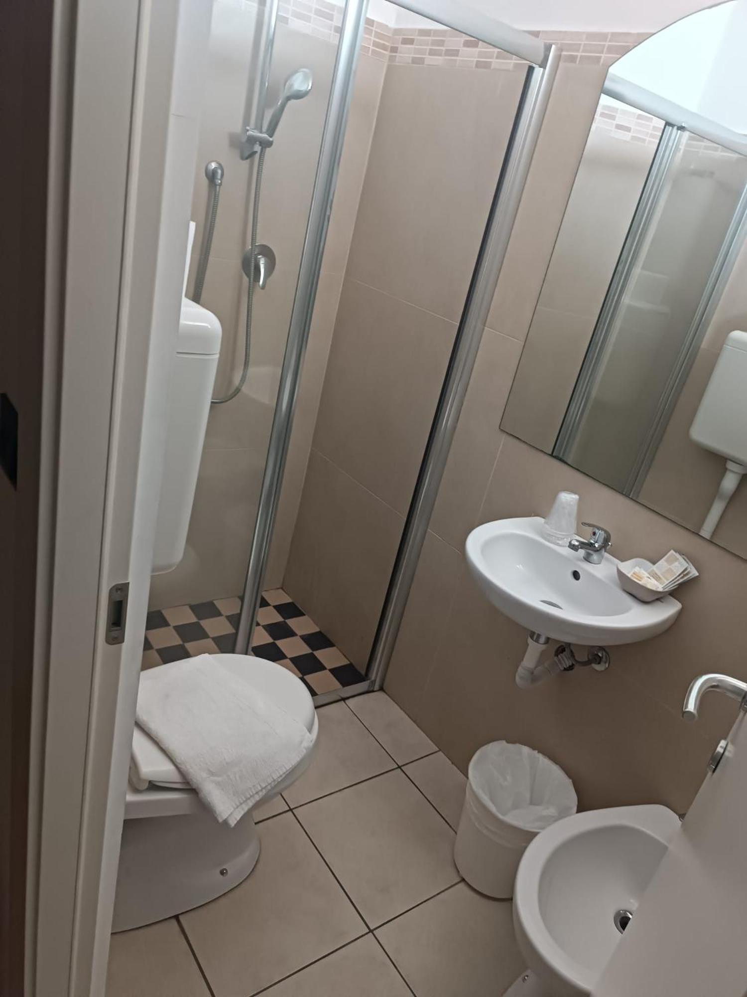 Pokój rodzinny z prywatną łazienką