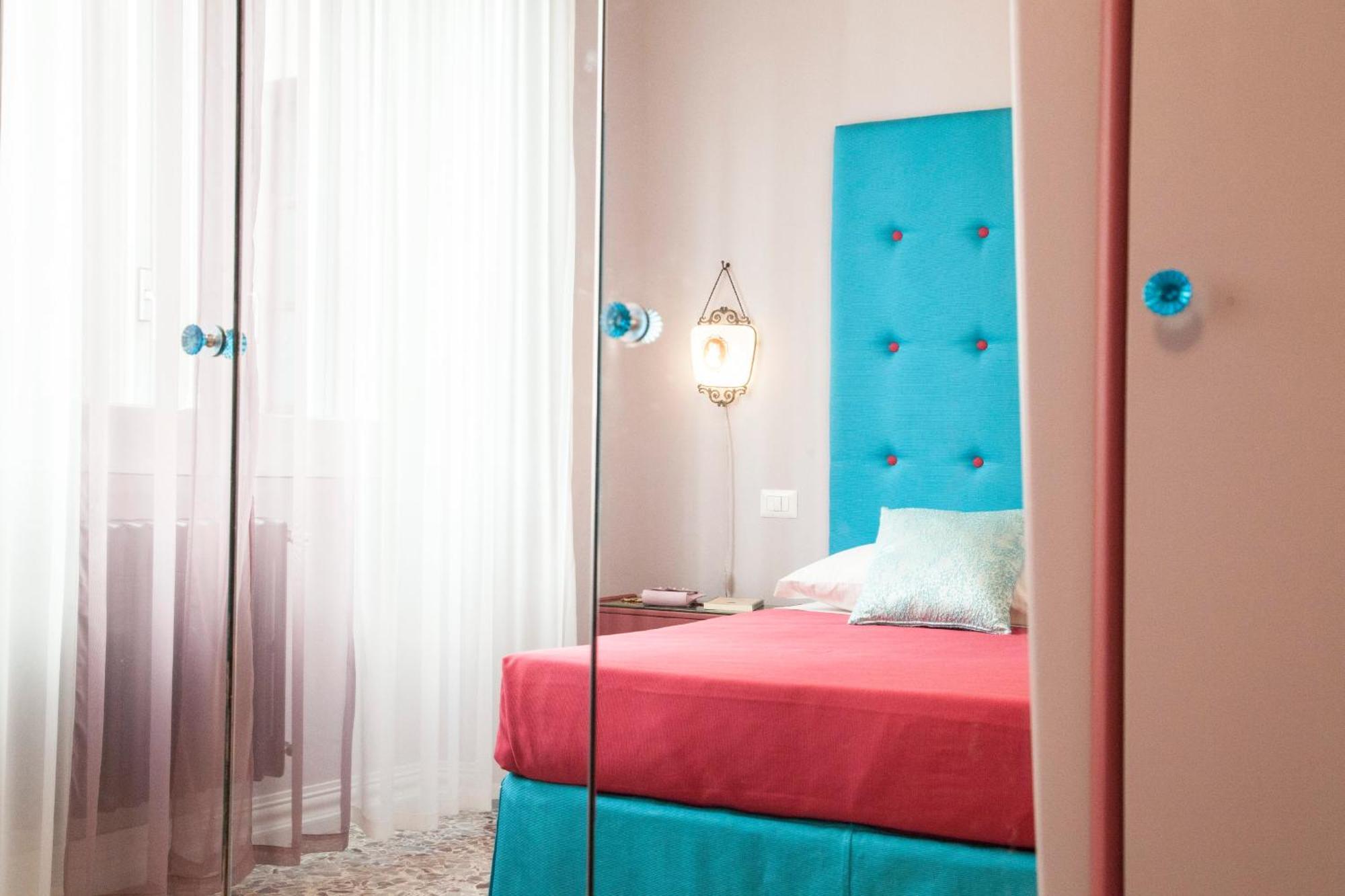 Standard Double Room,851607479:JPEG