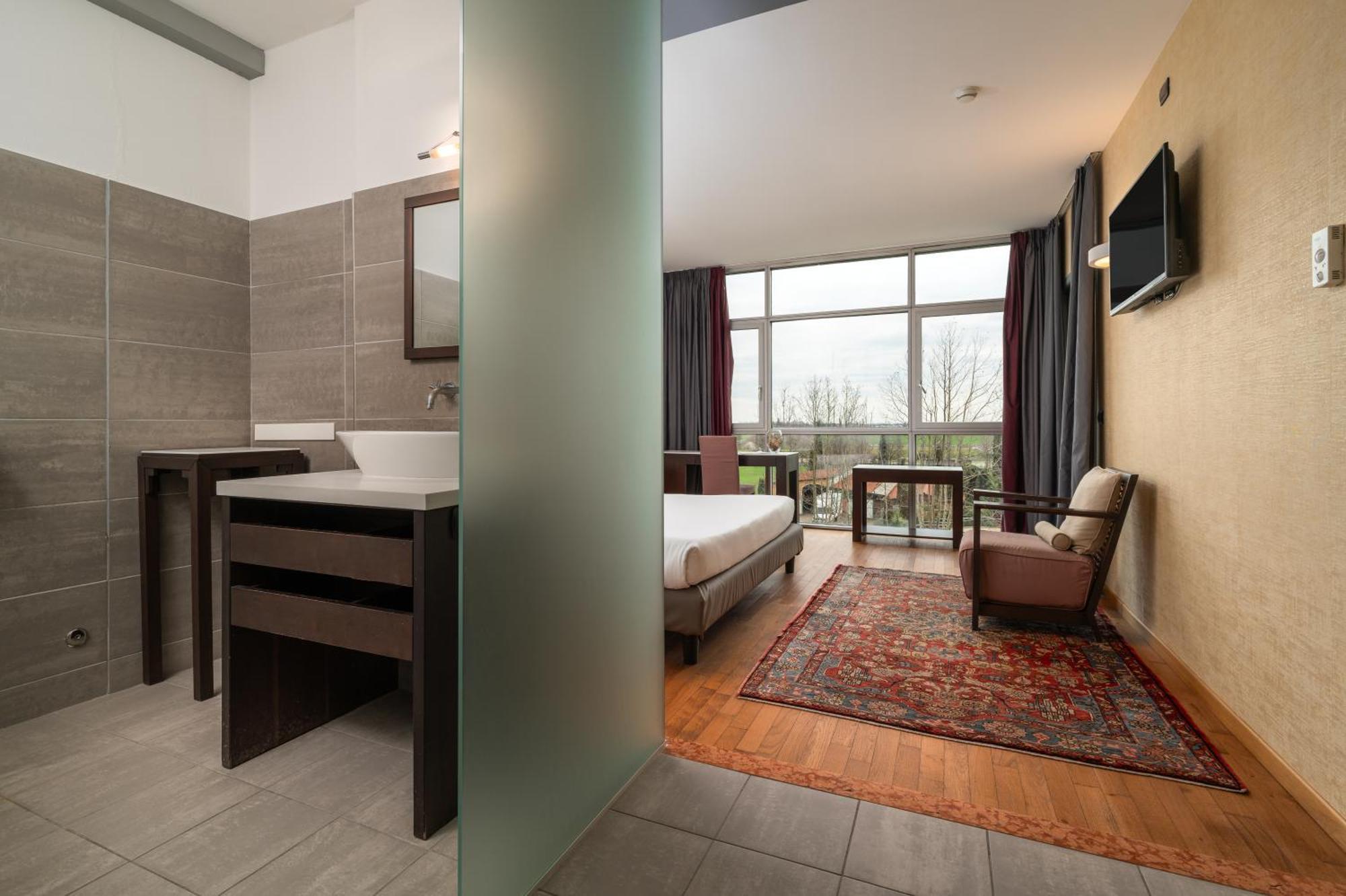 Junior Suite,1697790768:JPEG