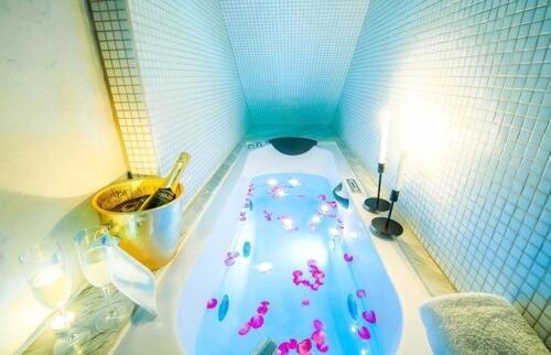 Queen Room Spa Bath