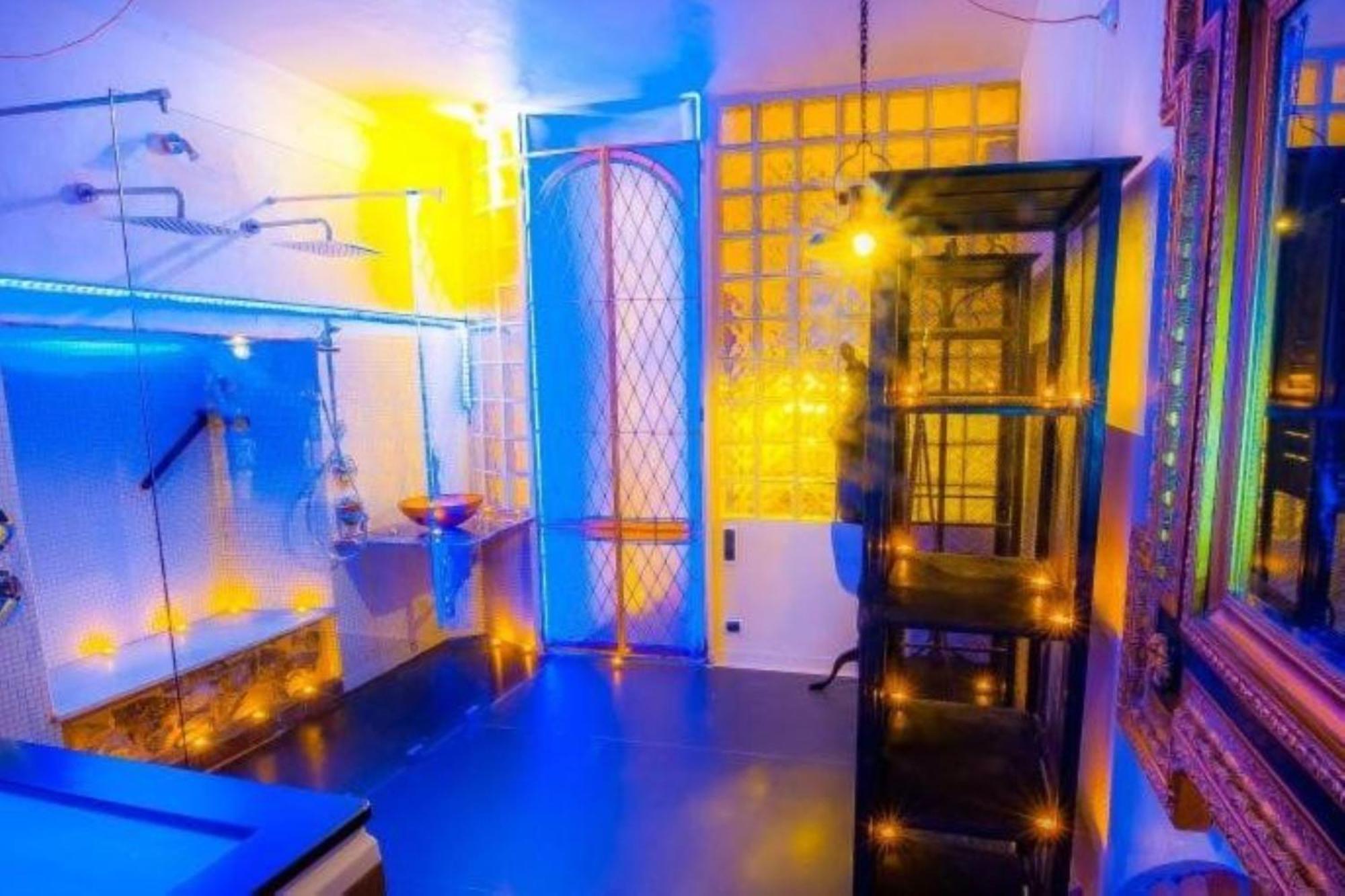 Deluxe Suite Spa Bath