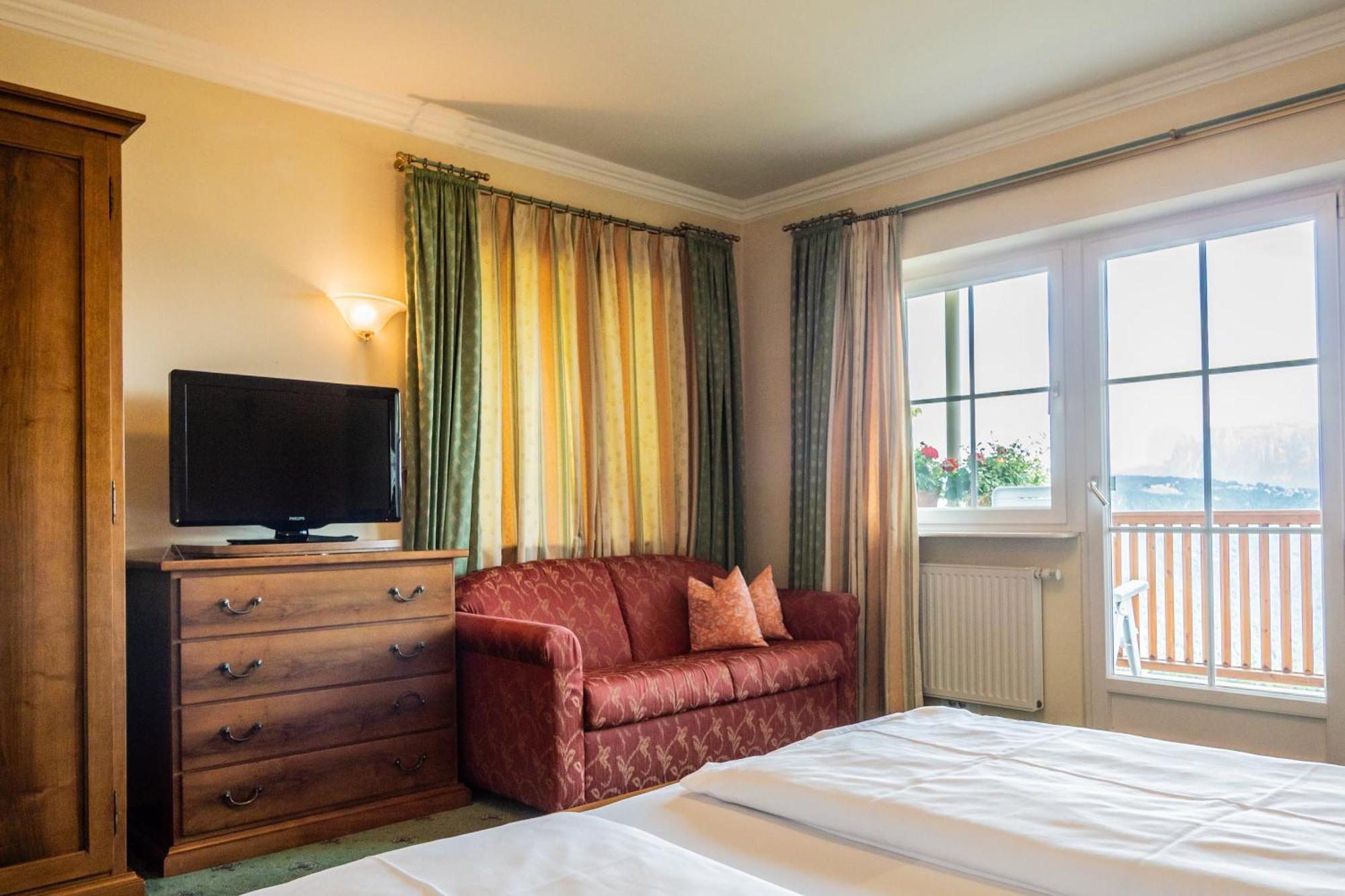 Double Room,1703575966:JPEG
