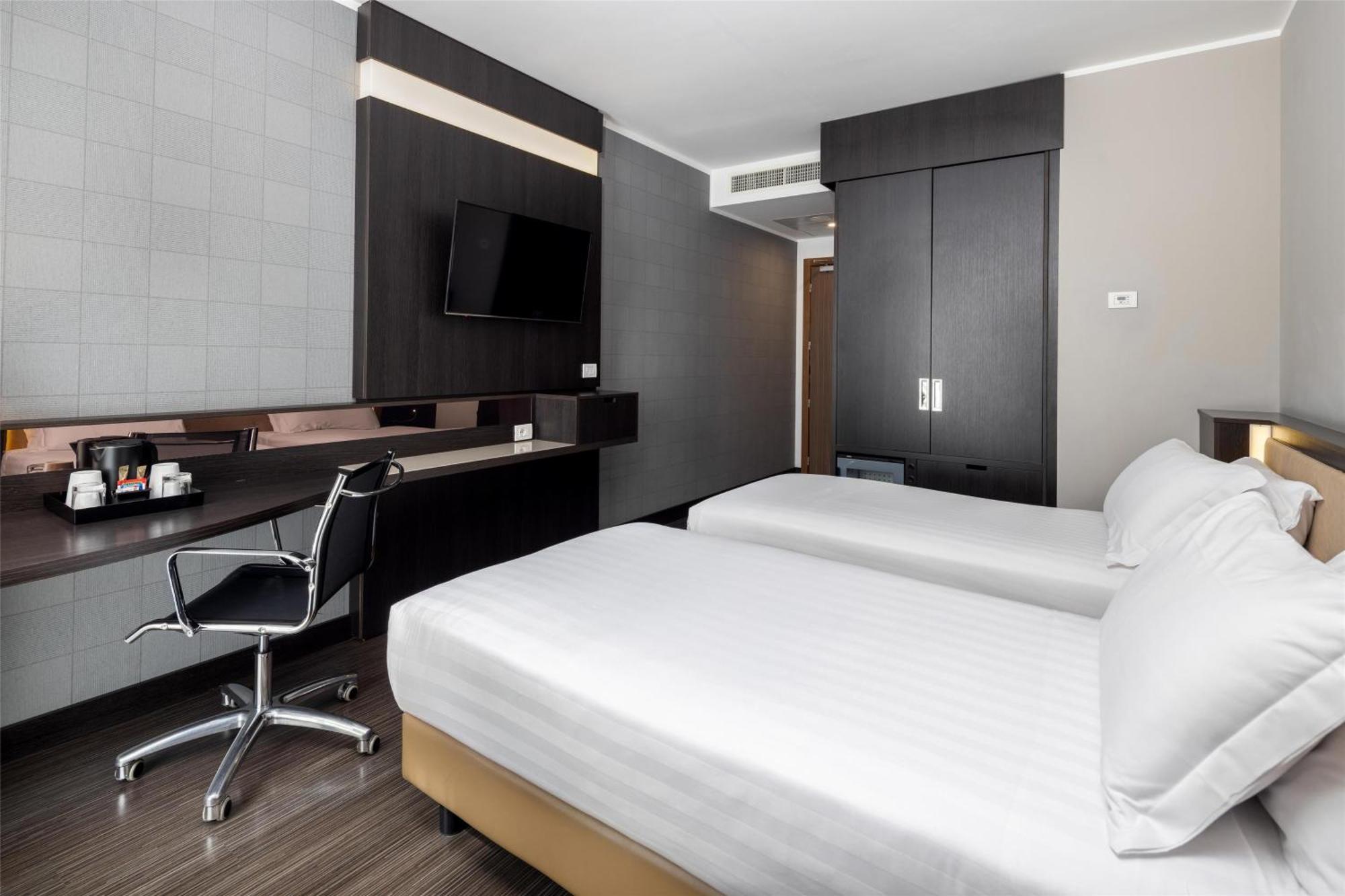Standard Double Room Two Single Beds Non-Smoking