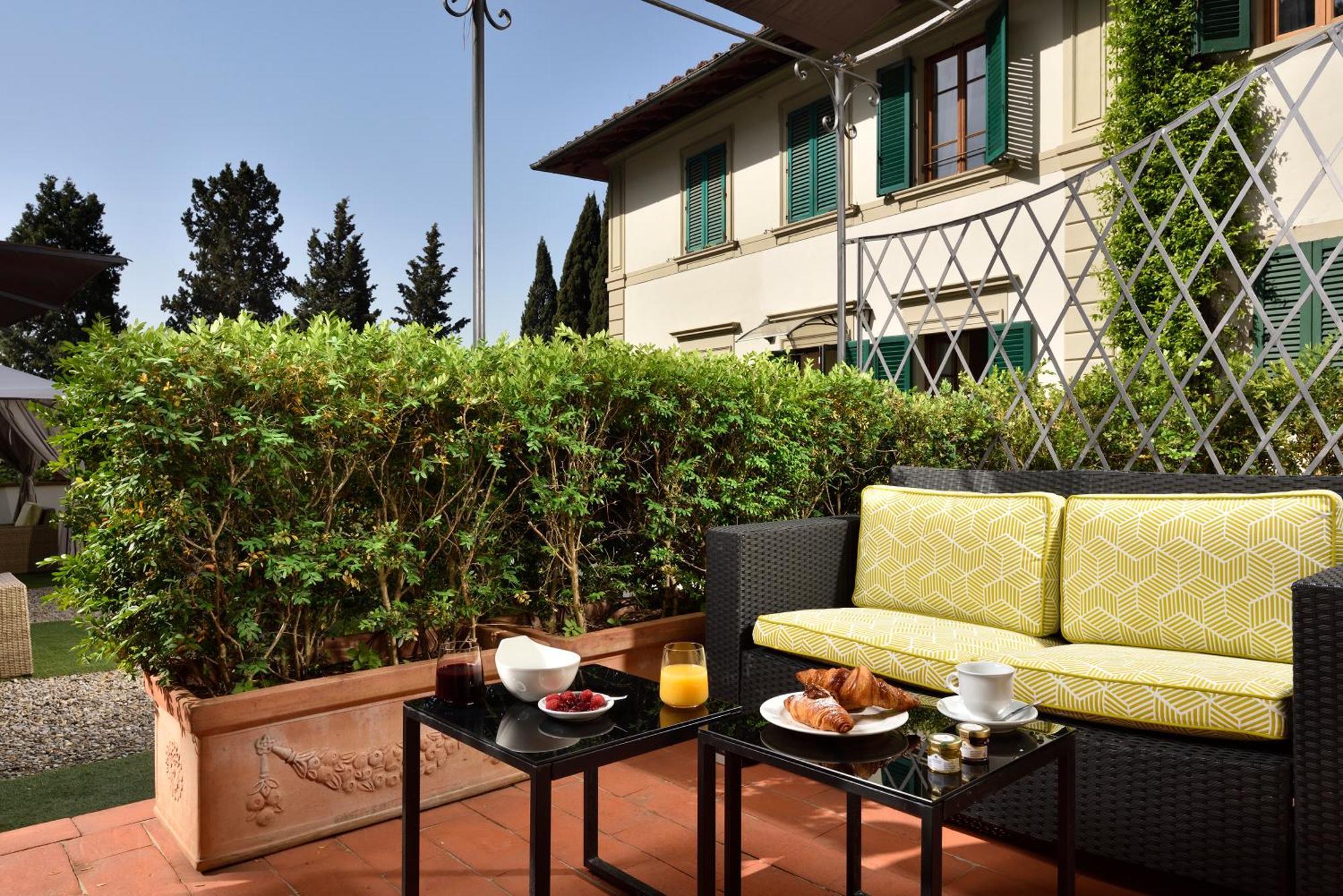 Deluxe with private patio and city view