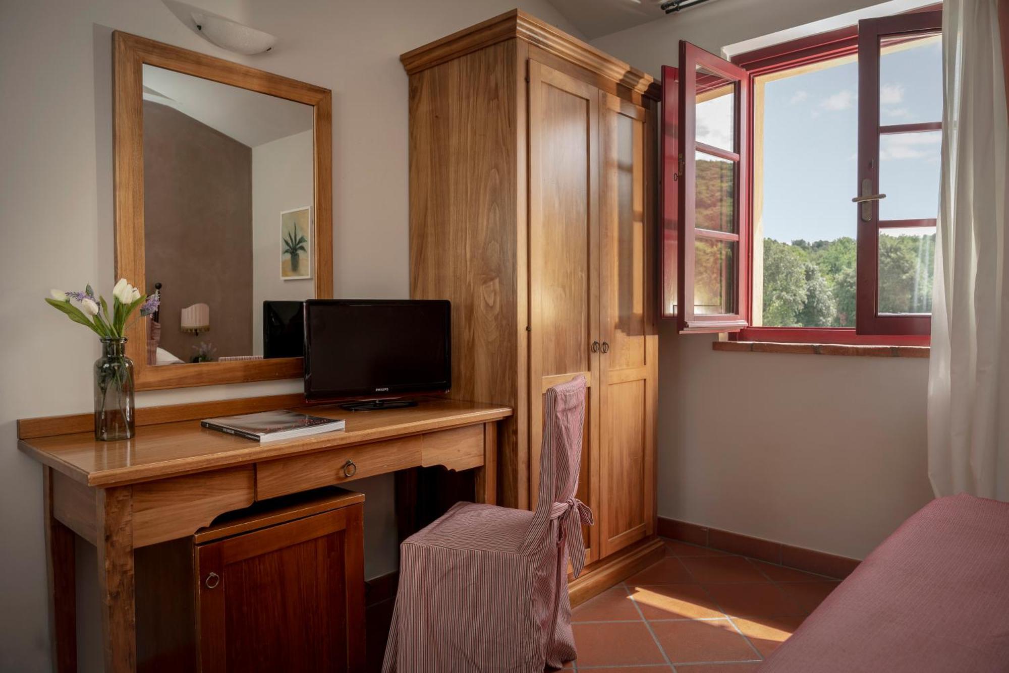 Classic Double Room,1710585694:JPEG