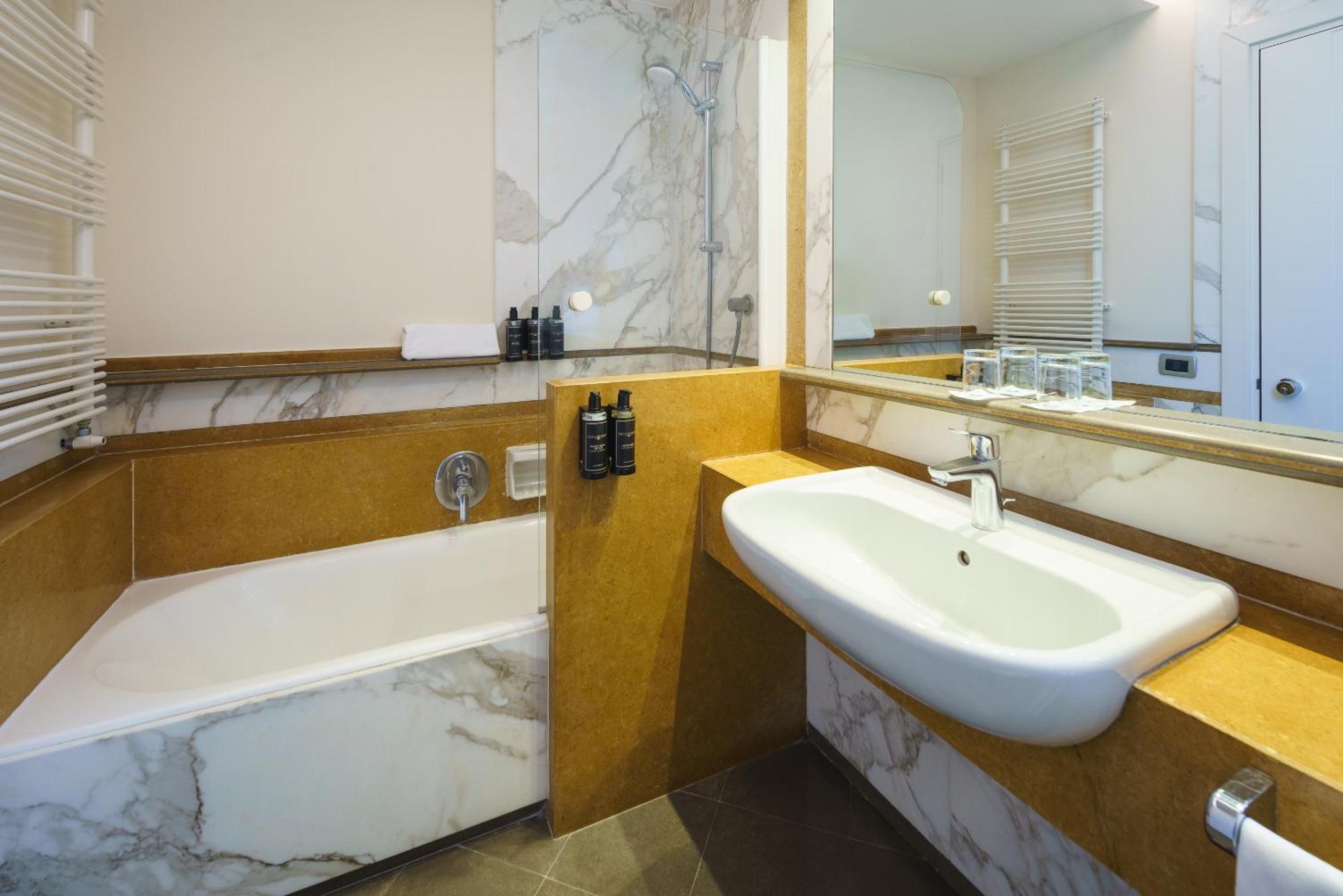 Two Connecting Double Rooms,1729993333:JPEG