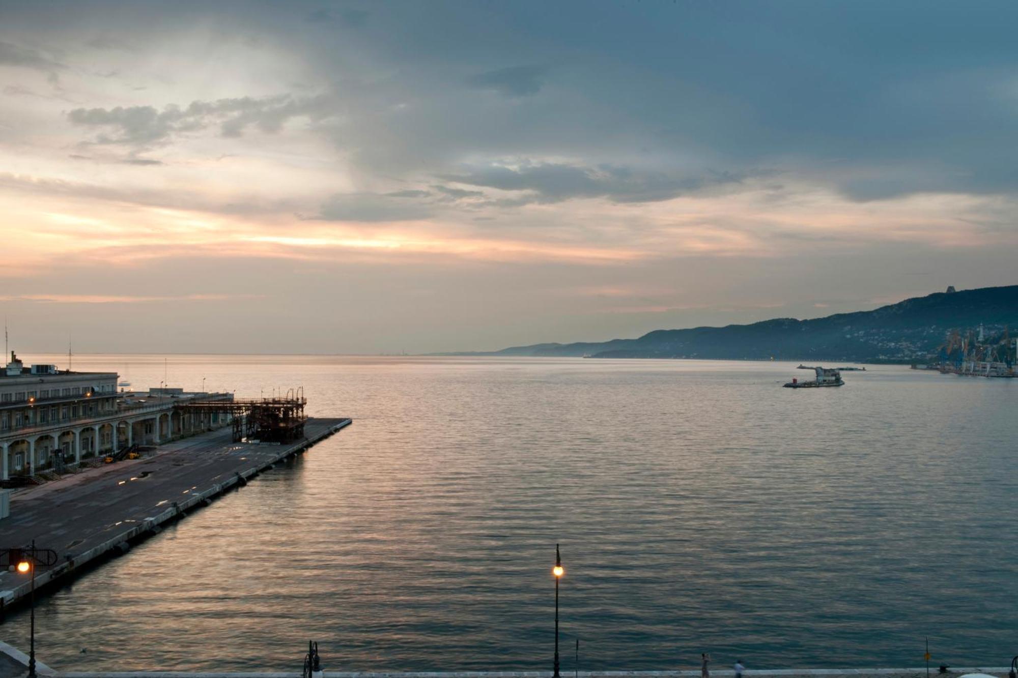 Suite con balcón y vistas al mar