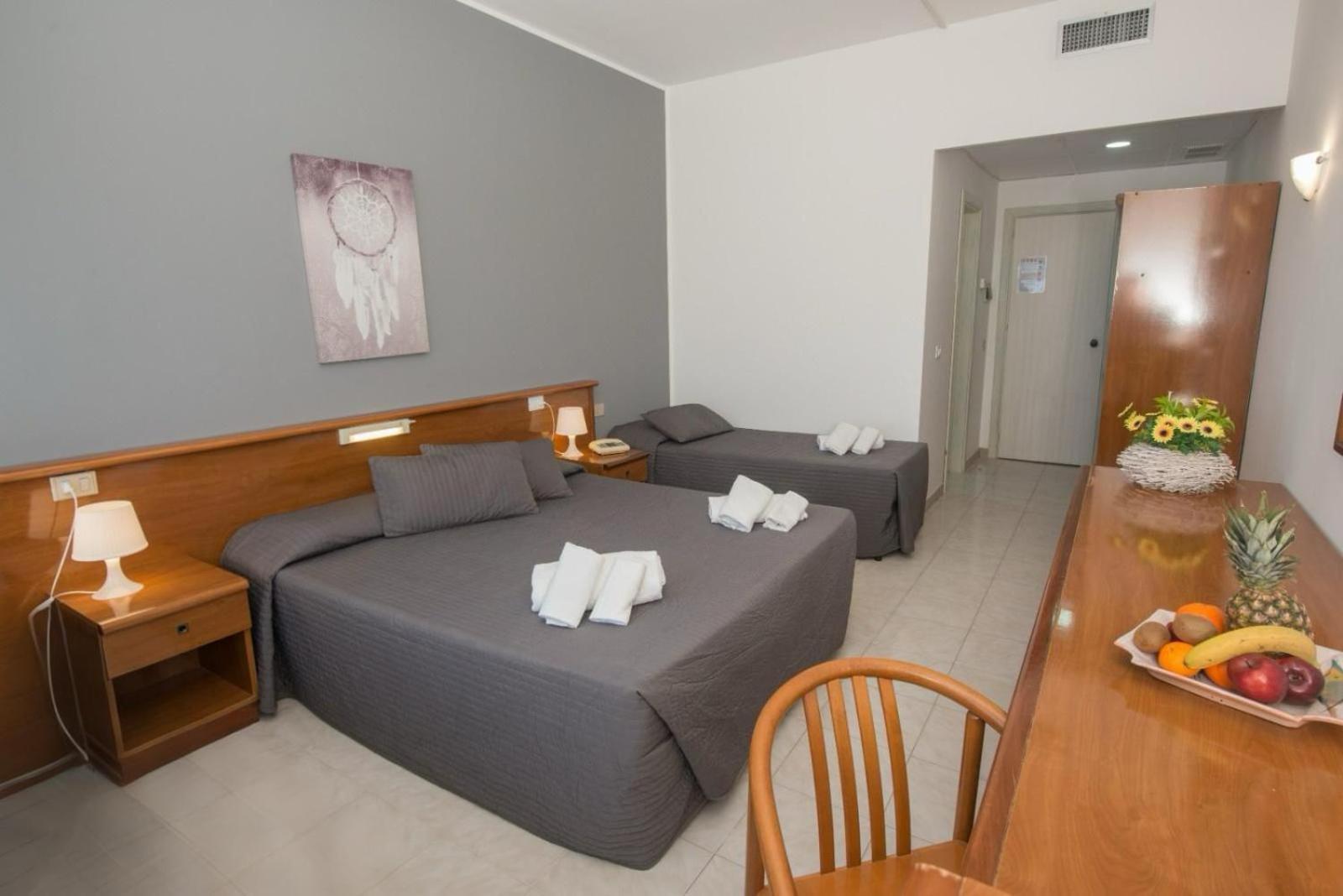 Triple Room,1730025828:JPEG