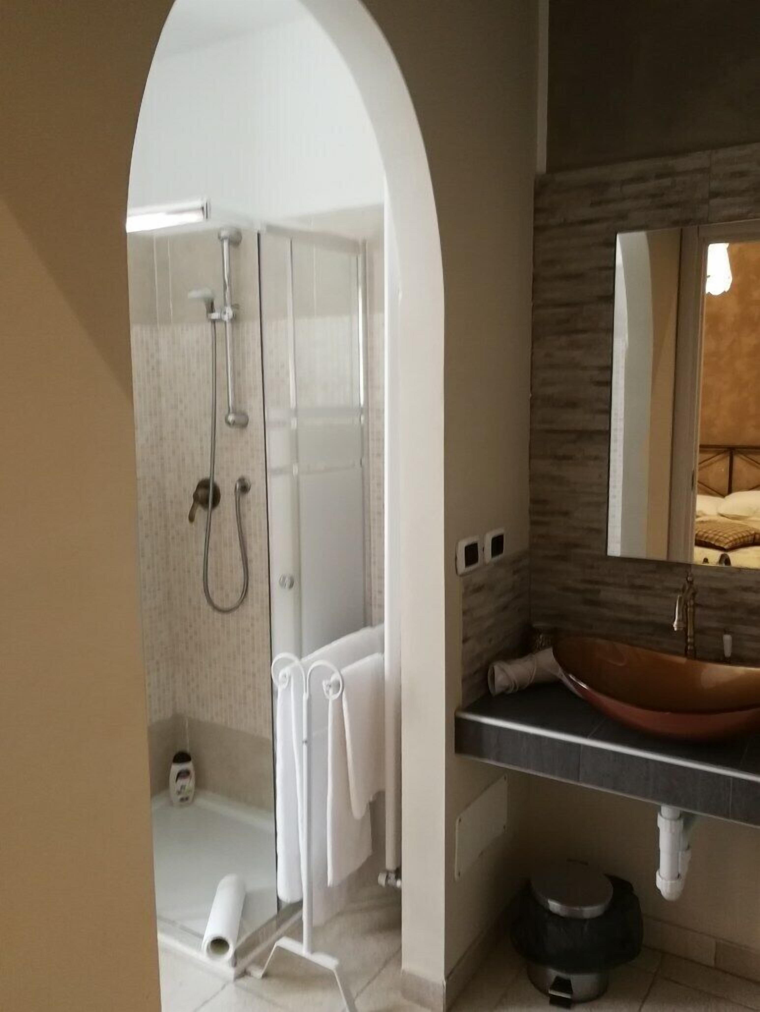 Small Double Room,1730770560:JPEG