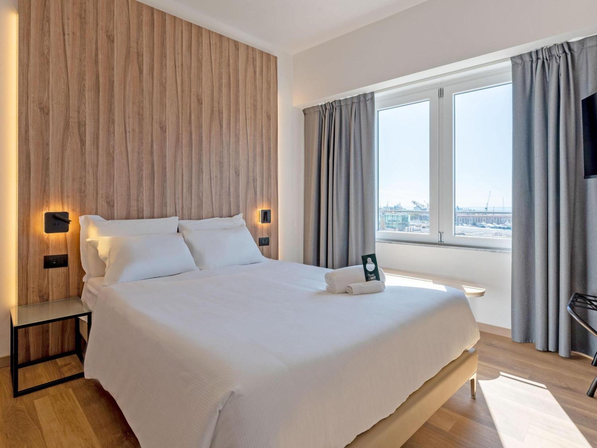 One-Bedroom Apartment with City View