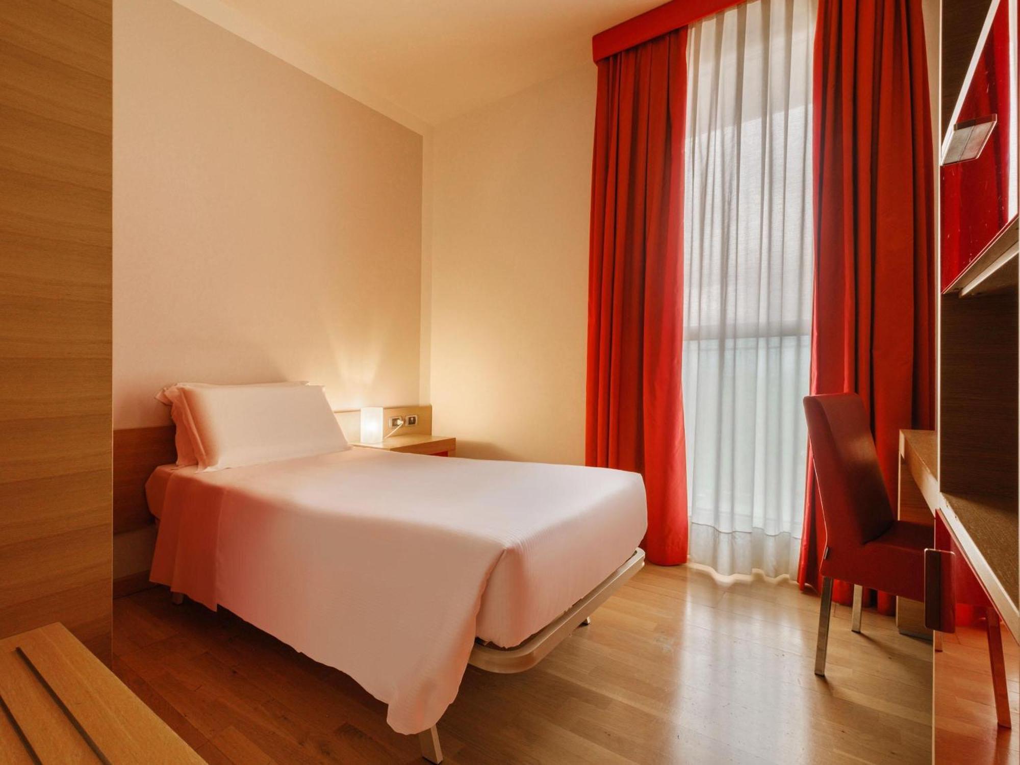 Single Room,1742587803:JPEG