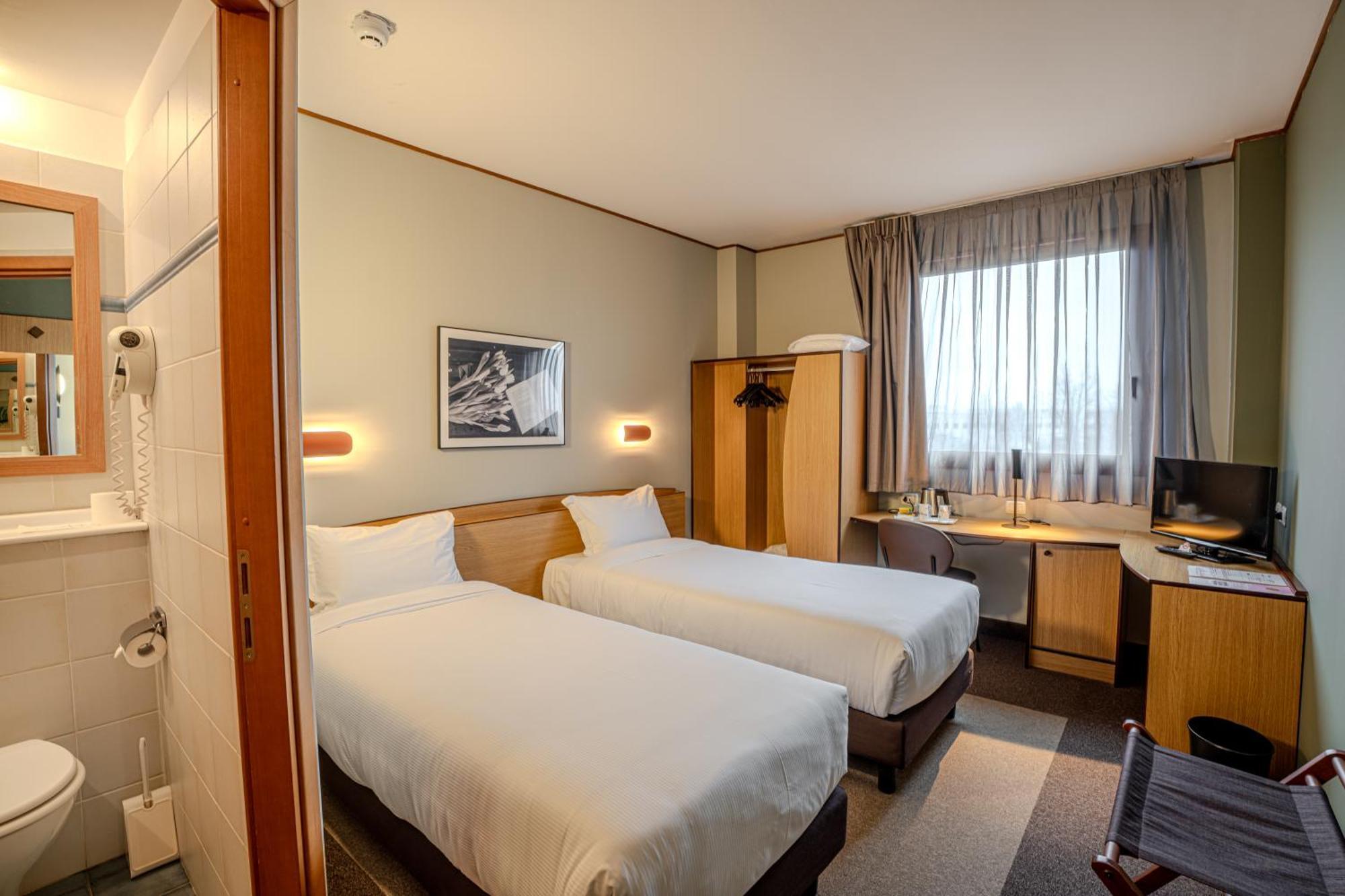 Standard Twin Room,1742588693:JPEG