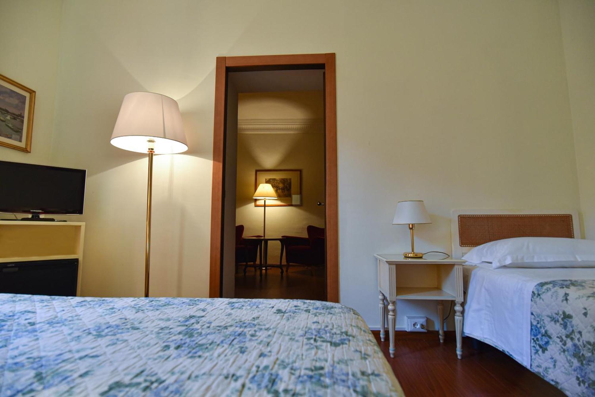 Triple Room,1758308070:JPEG