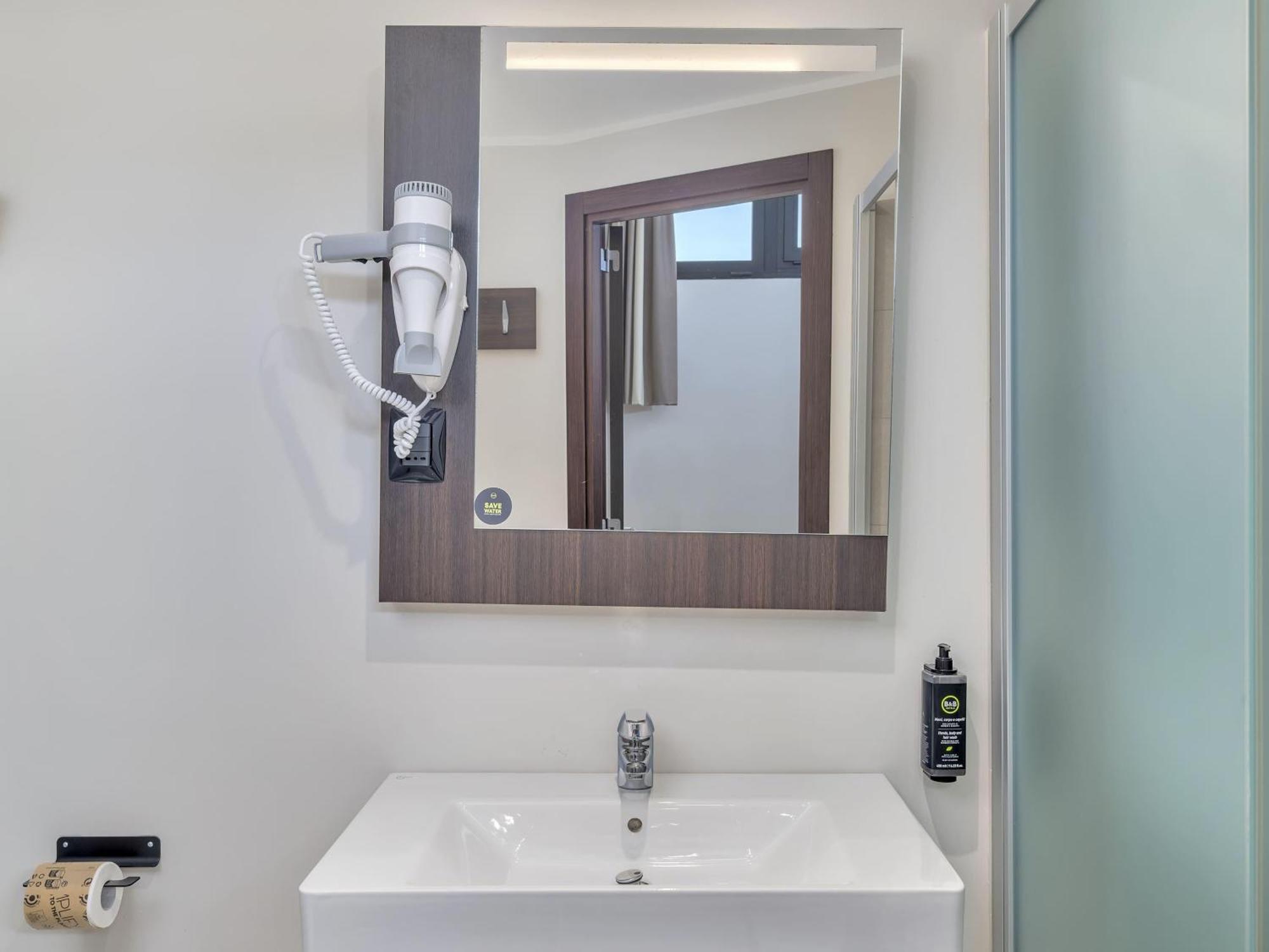 Superior Twin Room,1742932918:JPEG