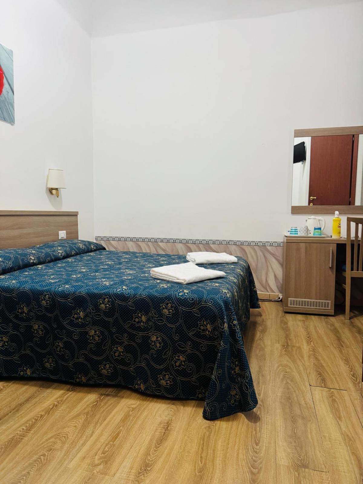Double or Twin Room Private Bathroom