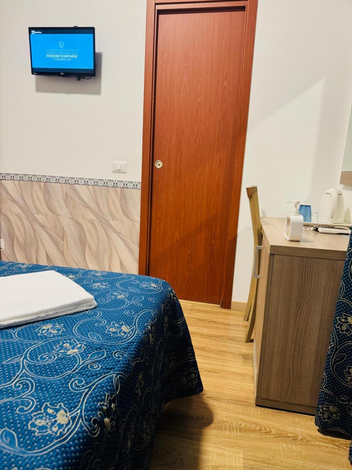 Double or Twin Room Private Bathroom