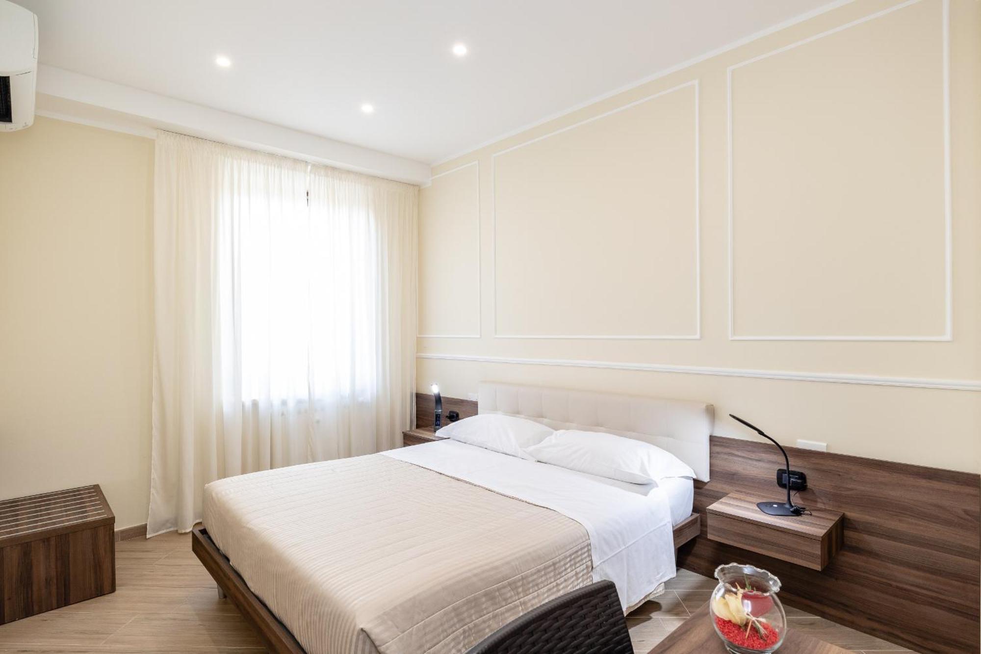 Deluxe Double Room with Castle View,1743175859:JPEG