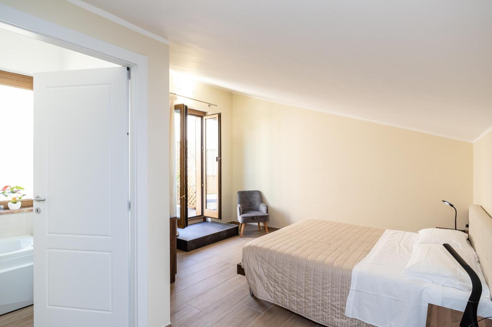 Double Room with Spa Bath,1743175858:JPEG