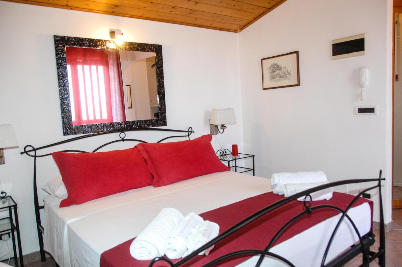 Deluxe Room,1743218761:JPEG