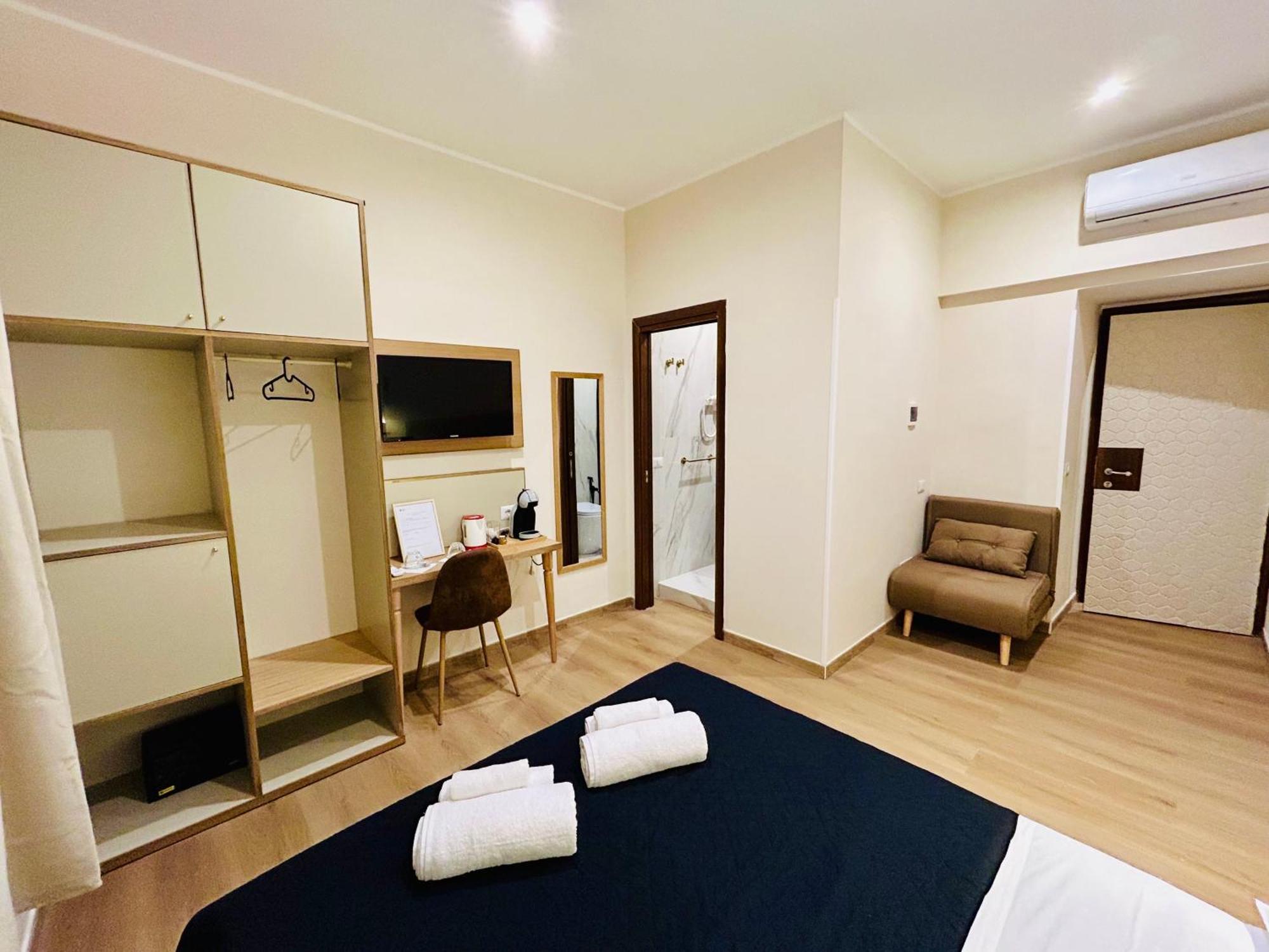 Deluxe Double or Twin Room