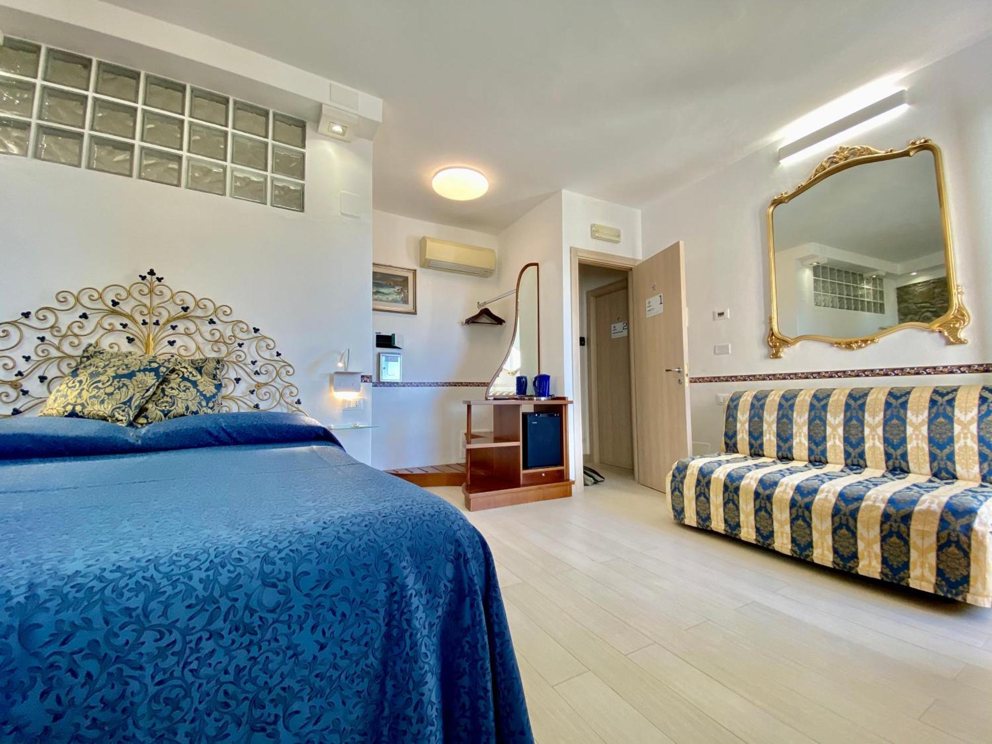Deluxe Double Room with Sea View