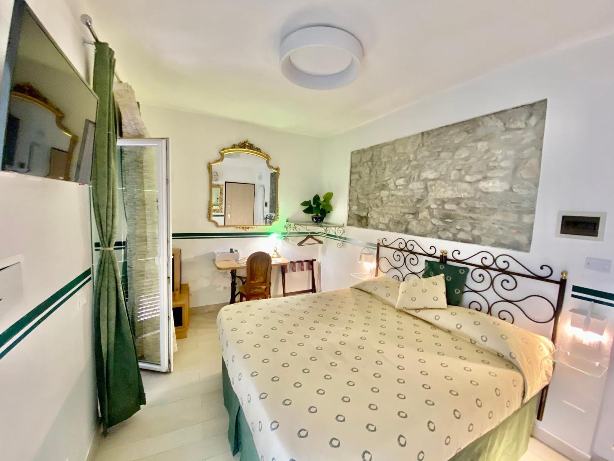 Deluxe Double Room with Balcony,1743261015:JPEG