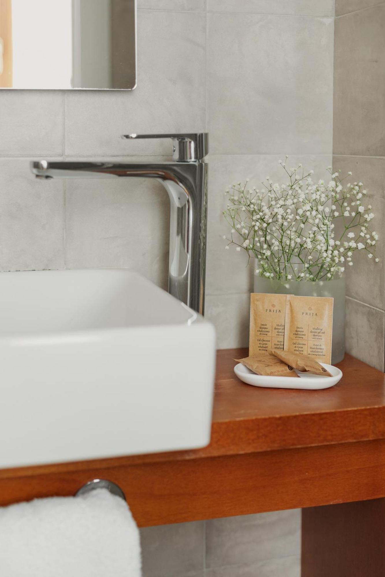 Double or Twin Room Private Bathroom