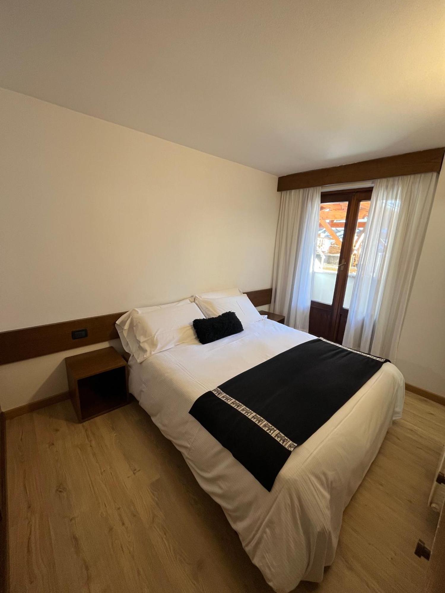 Camera Matrimoniale/Doppia con Letti Singoli con Bagno Privato