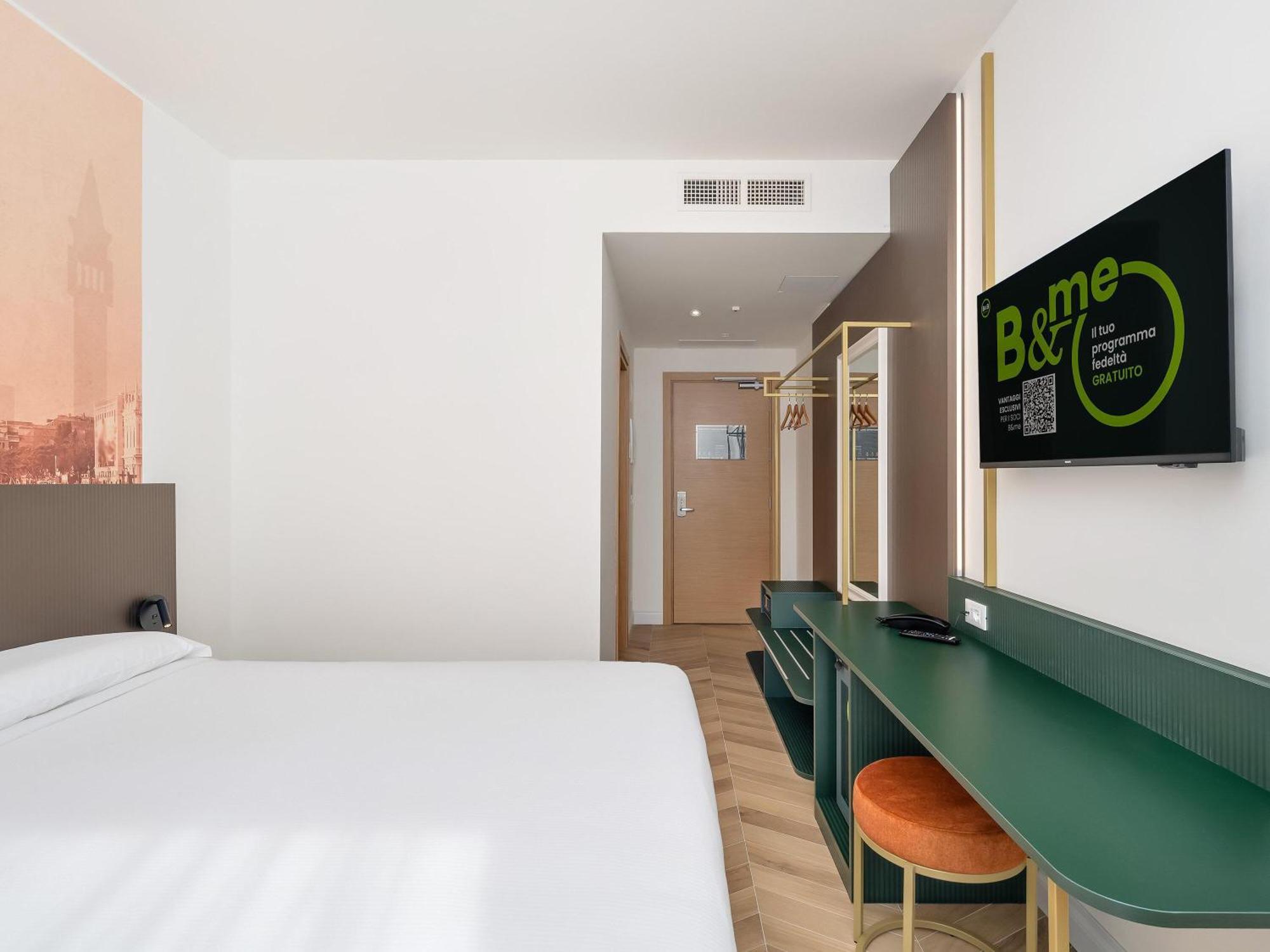 Double Room,1743944921:JPEG