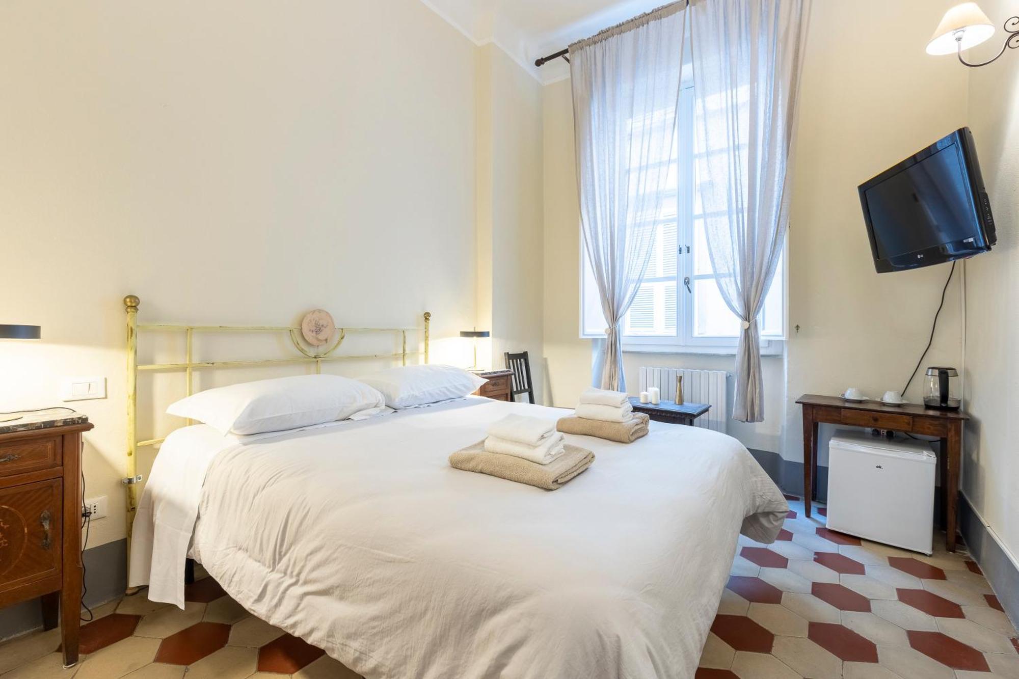 Double Room with Private External Bathroom