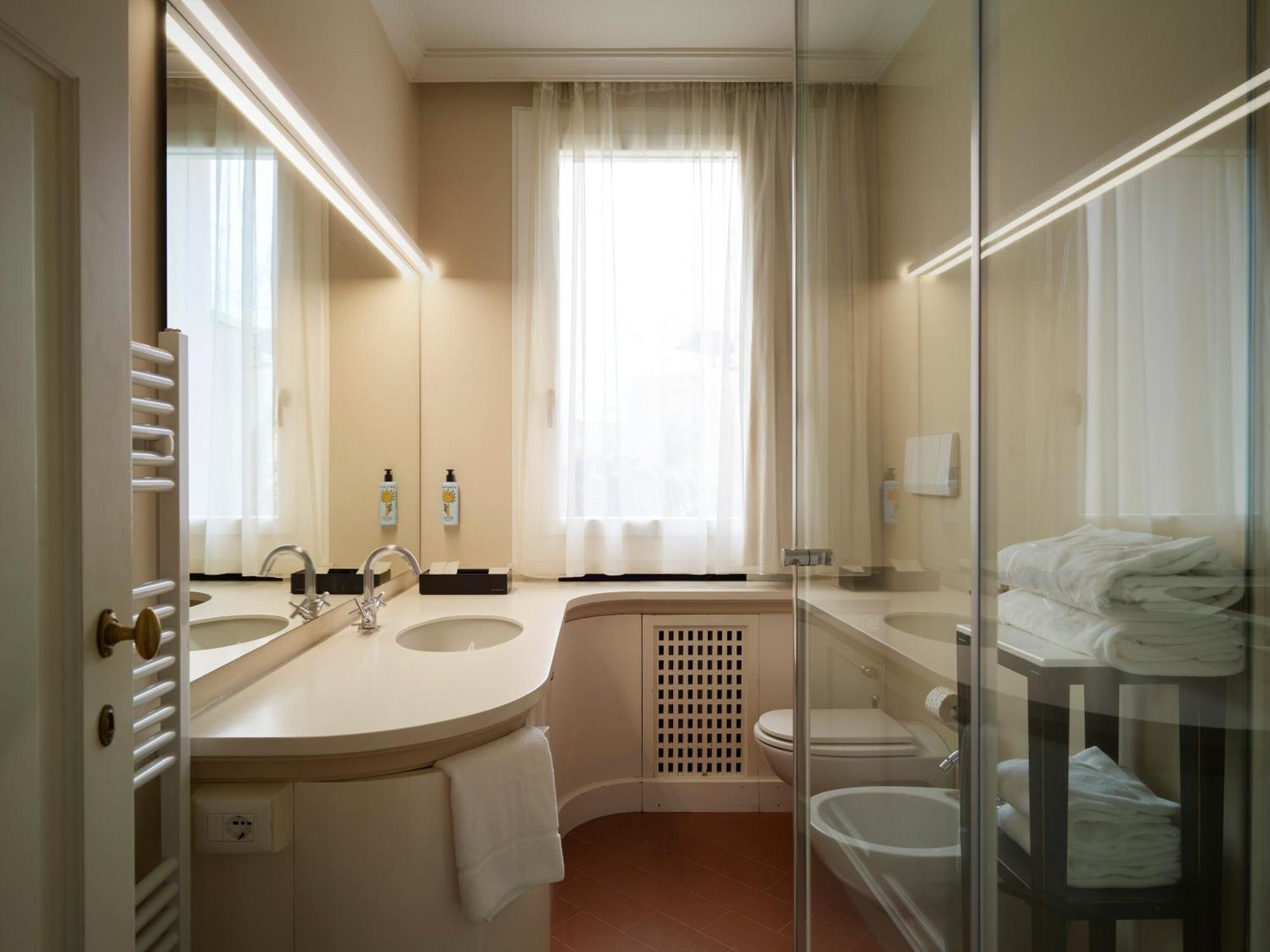 Superior Double Room,1746826862:JPEG