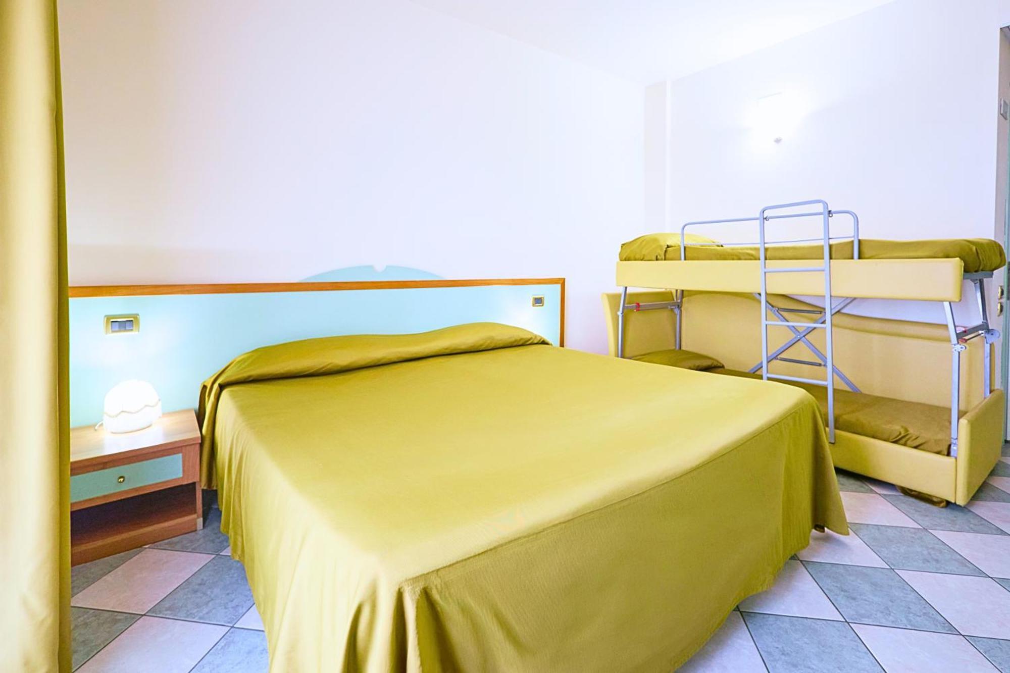 Superior Quadruple Room,1746884264:JPEG