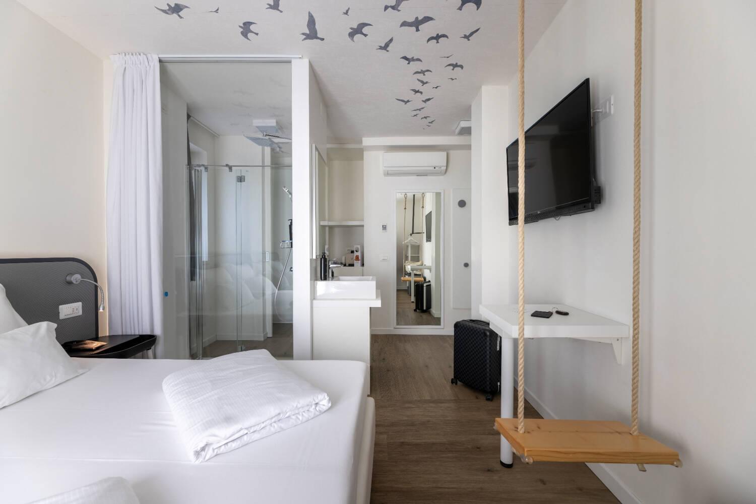 Queen Room with Balcony,1756425405:JPEG