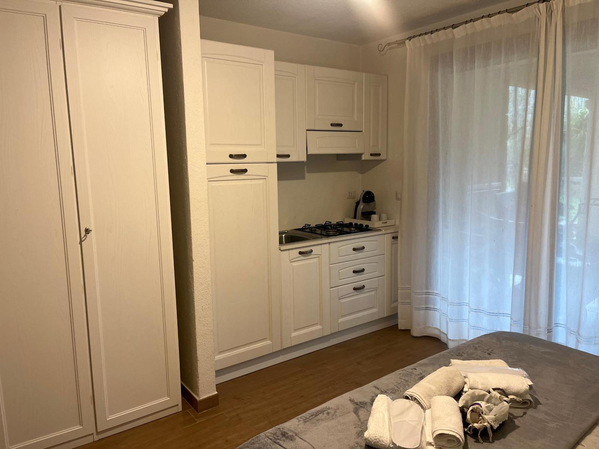 Estudio con cama extragrande