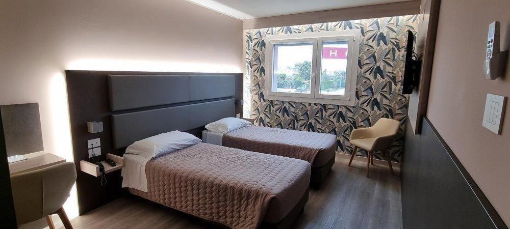 Deluxe Twin Room,1758275441:JPEG