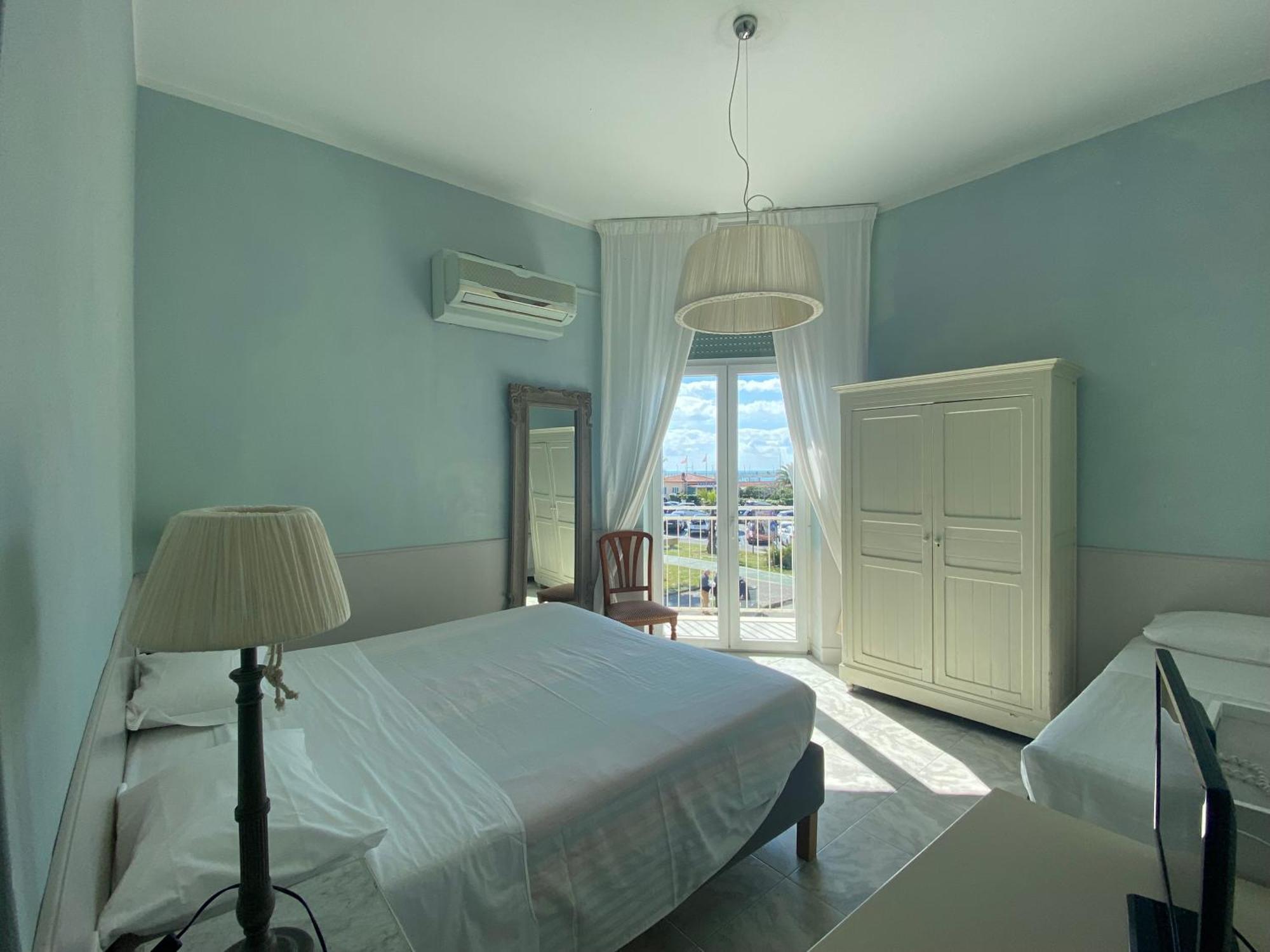 Triple Room,1758345639:JPEG
