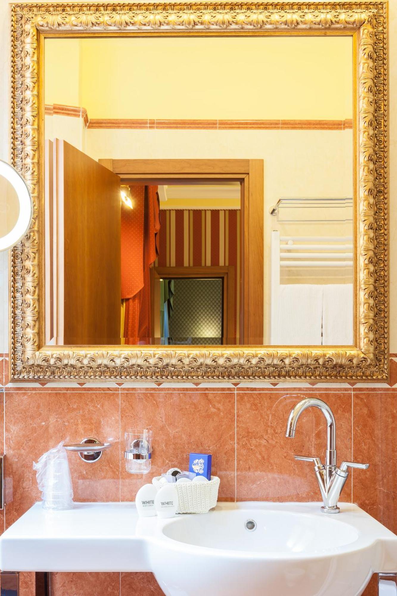 Quarto Superior com Cama de Casal ou 2 de Solteiro