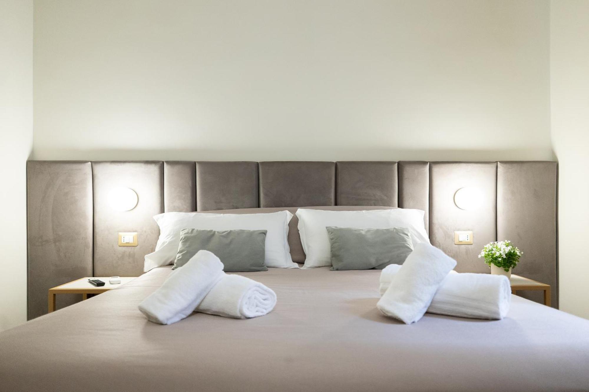 Deluxe Double or Twin Room,1765179768:JPEG