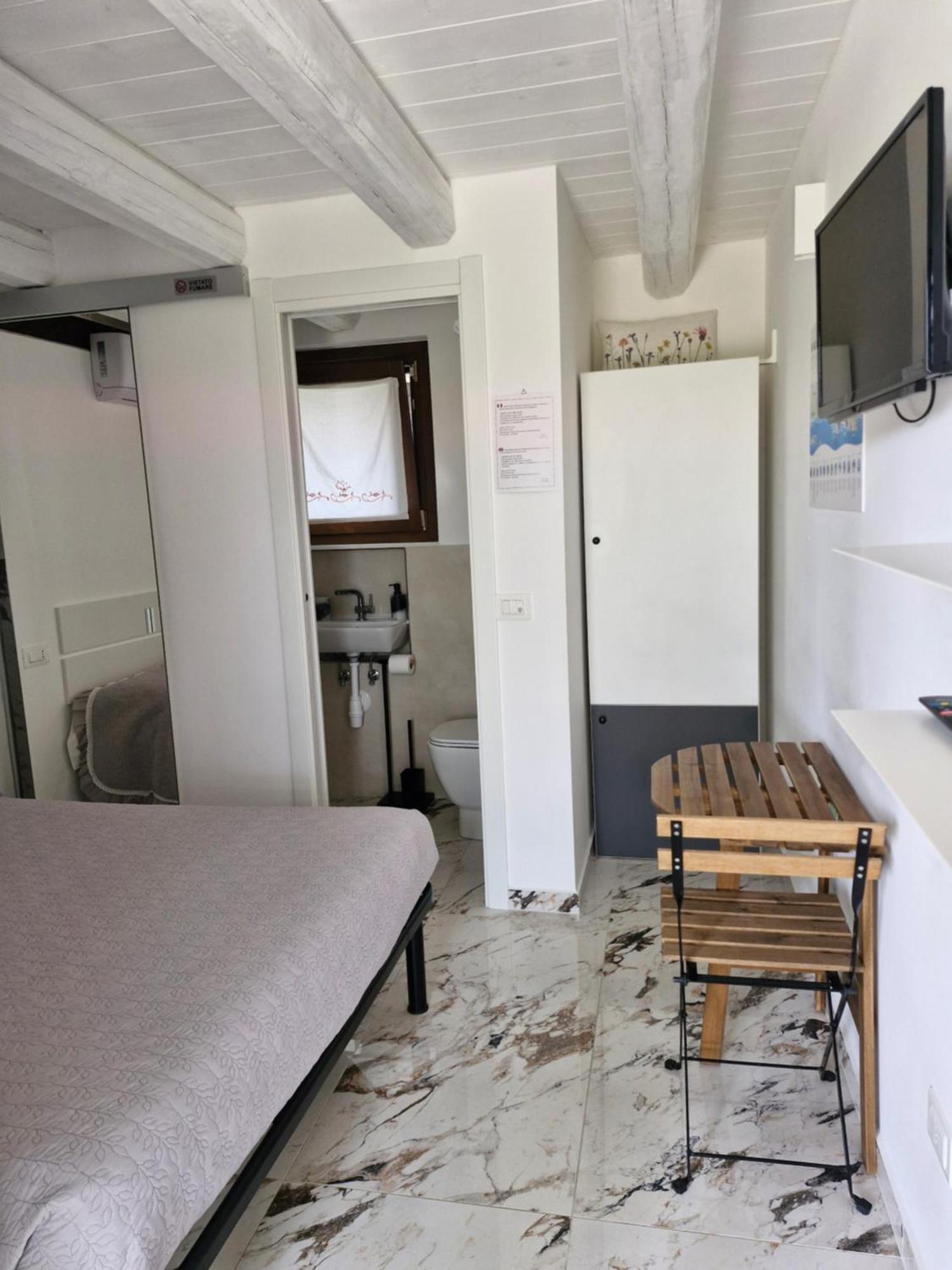 Small Double Room,1765476851:JPEG