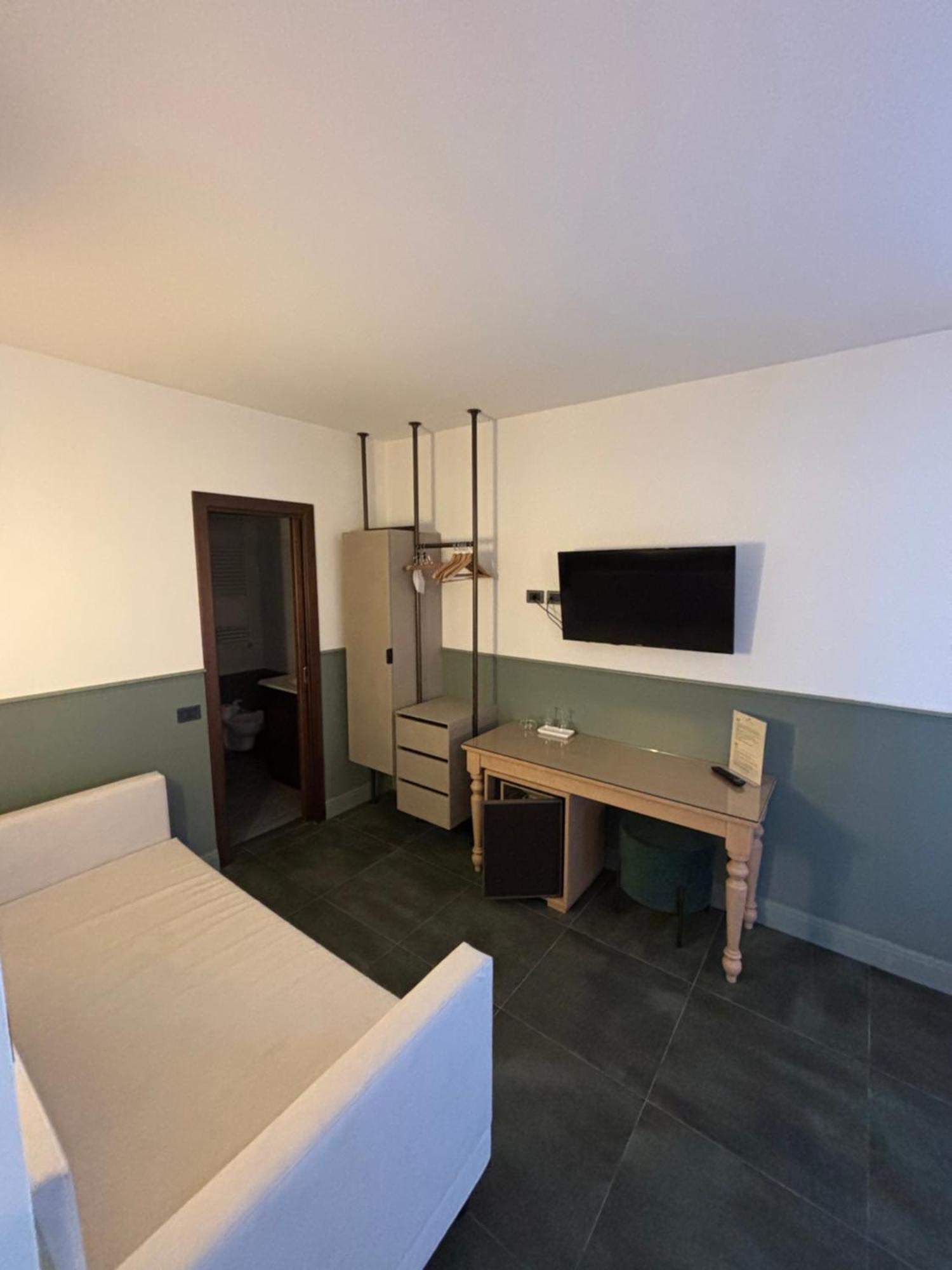 Standard Double or Twin Room Balcony