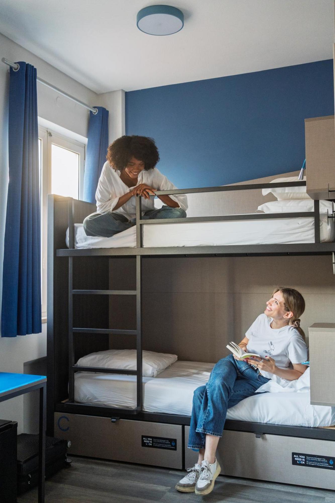 Bunk Bed Female Dormitory Room,1765978706:JPEG