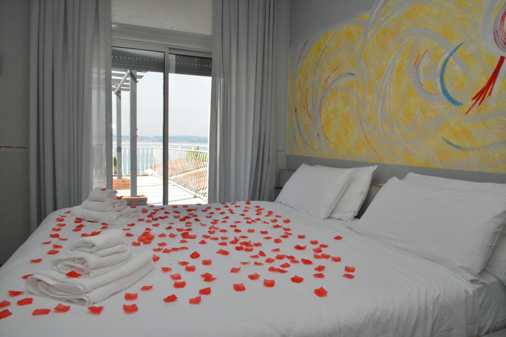 Superior Double or Twin Room with Solarium and Lake View