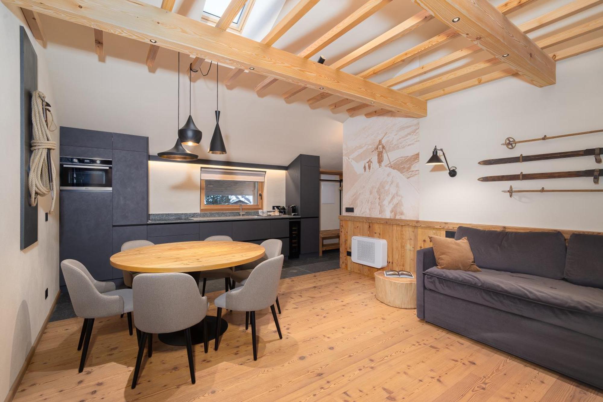 Appartamento con 2 Camere da Letto, Balcone e Terrazza