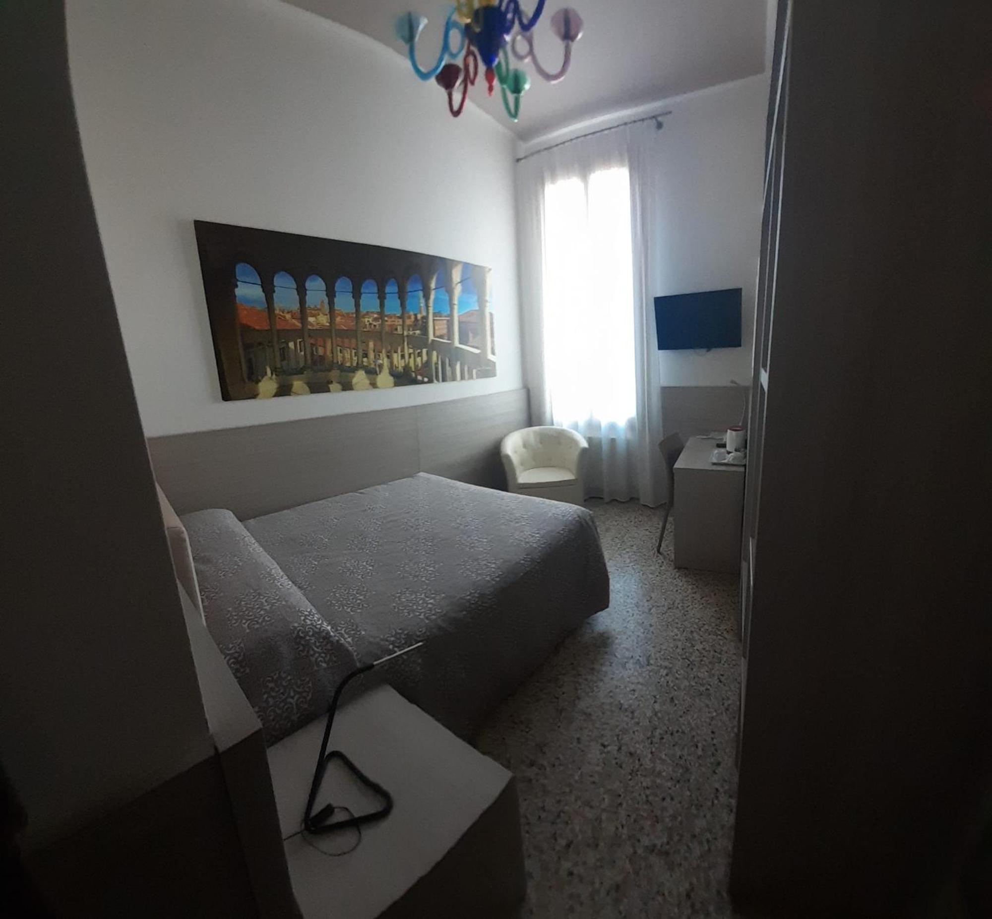 Quarto Duplo Econômico